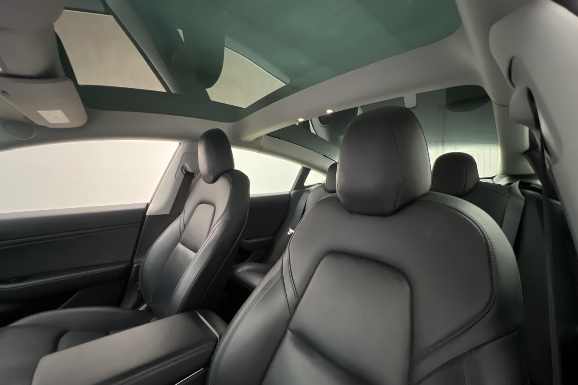 Tesla Model 3 Standard Range Plus Autopilot  Svensksåld