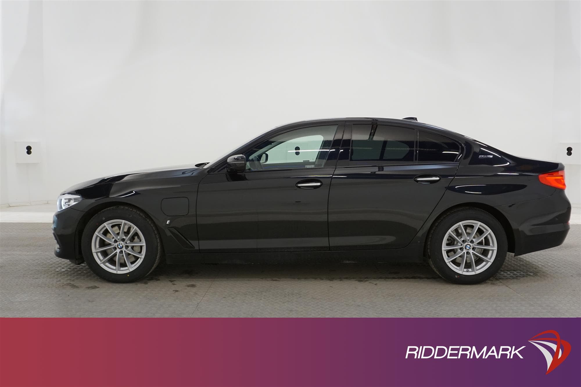 BMW 530e iPerformance 252hk