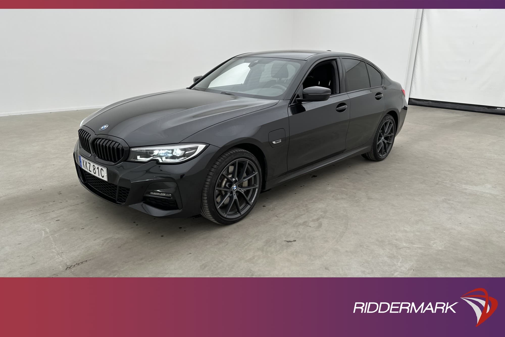 BMW 330e xDrive 292hk