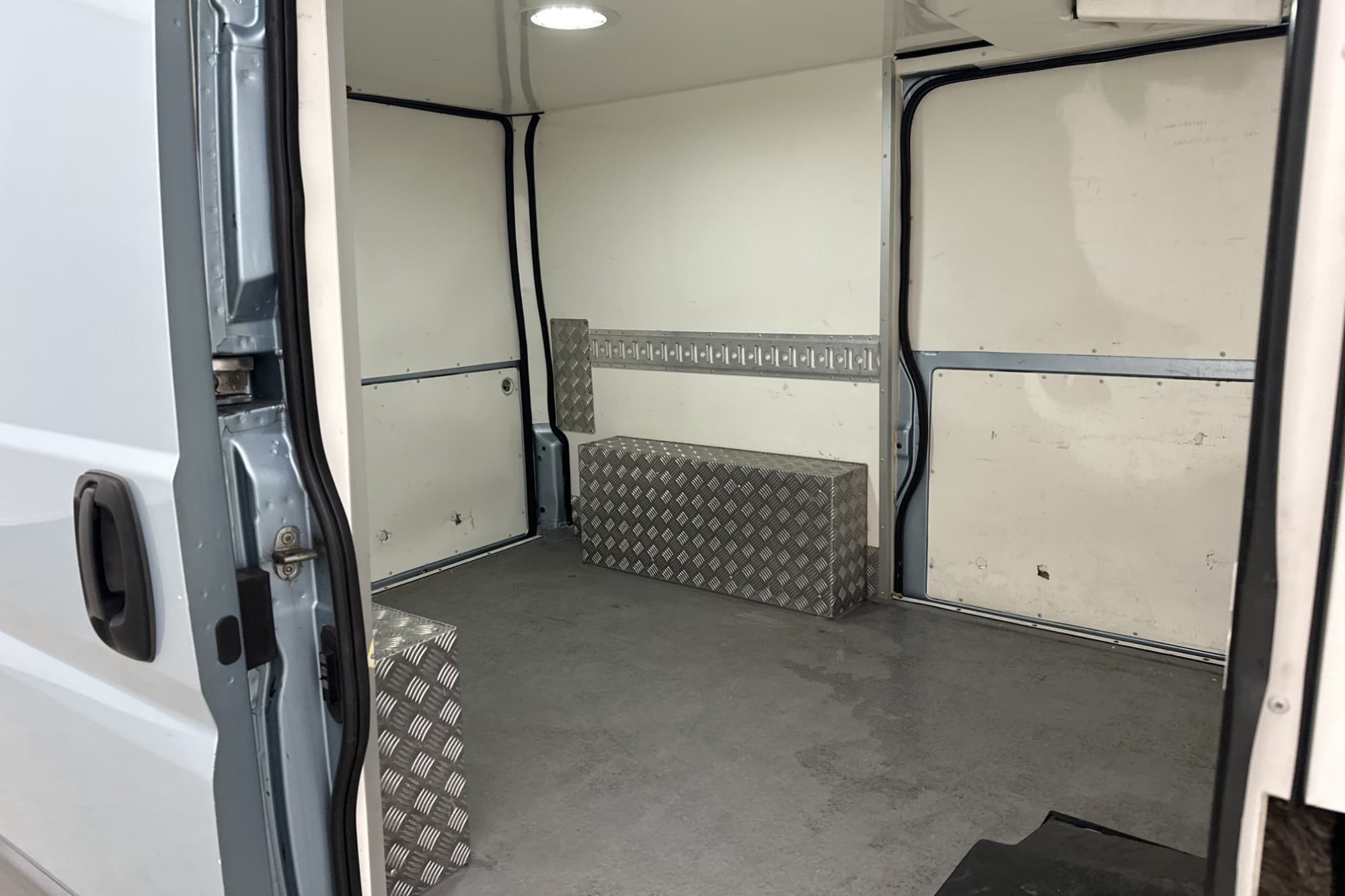 Peugeot Boxer KYLBIL 2.2HDi Dieselvärmare 3-Sits 2xDörr MOMS