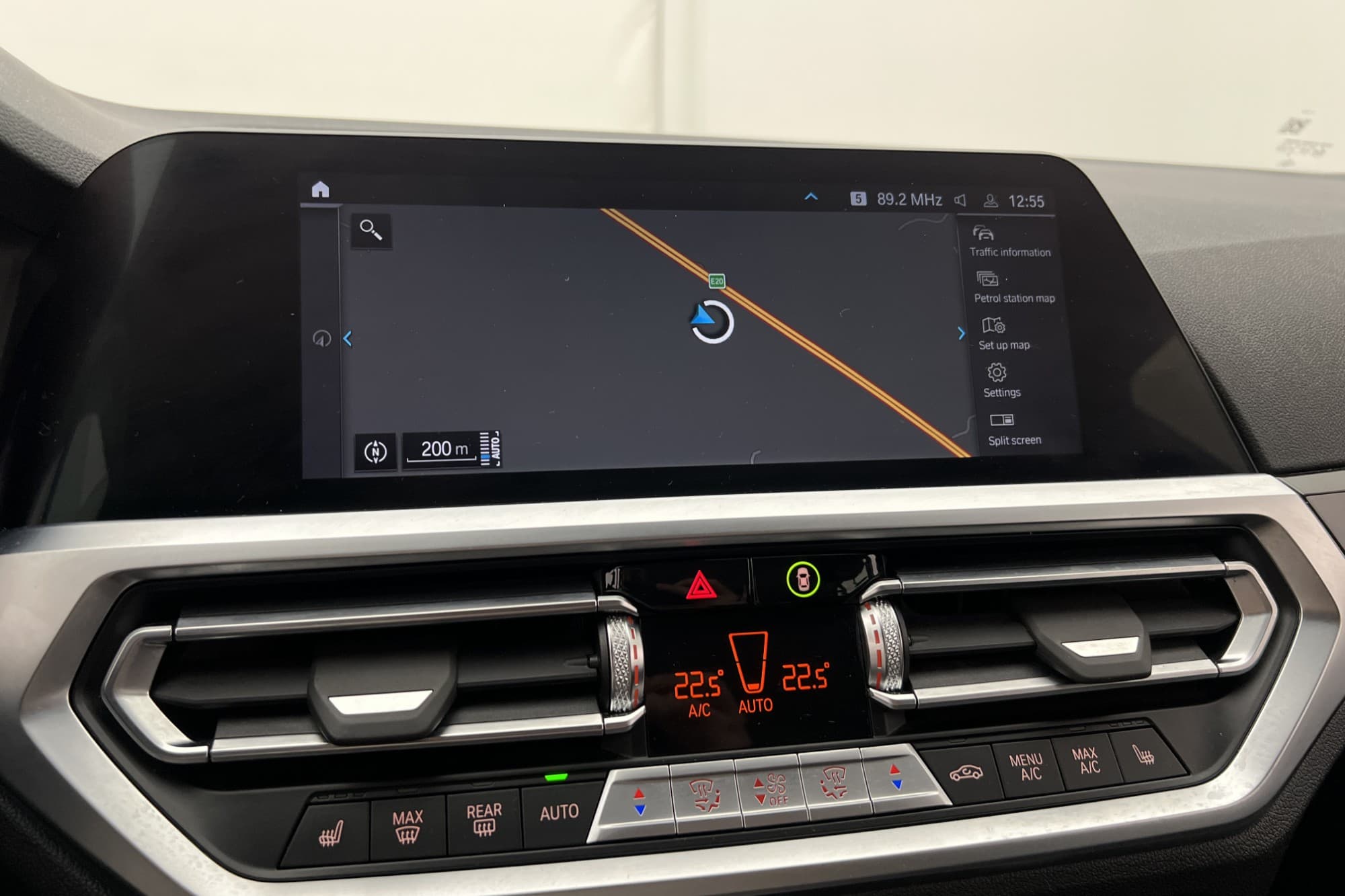 BMW 330e xDrive Touring 292hk Sport Line Navi Sensorer MOMS