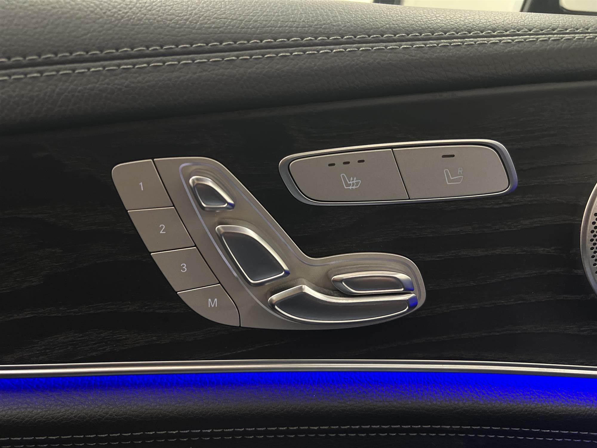 Mercedes-Benz E 220 T d 194hk AMG Pano Burmester 360° HUD