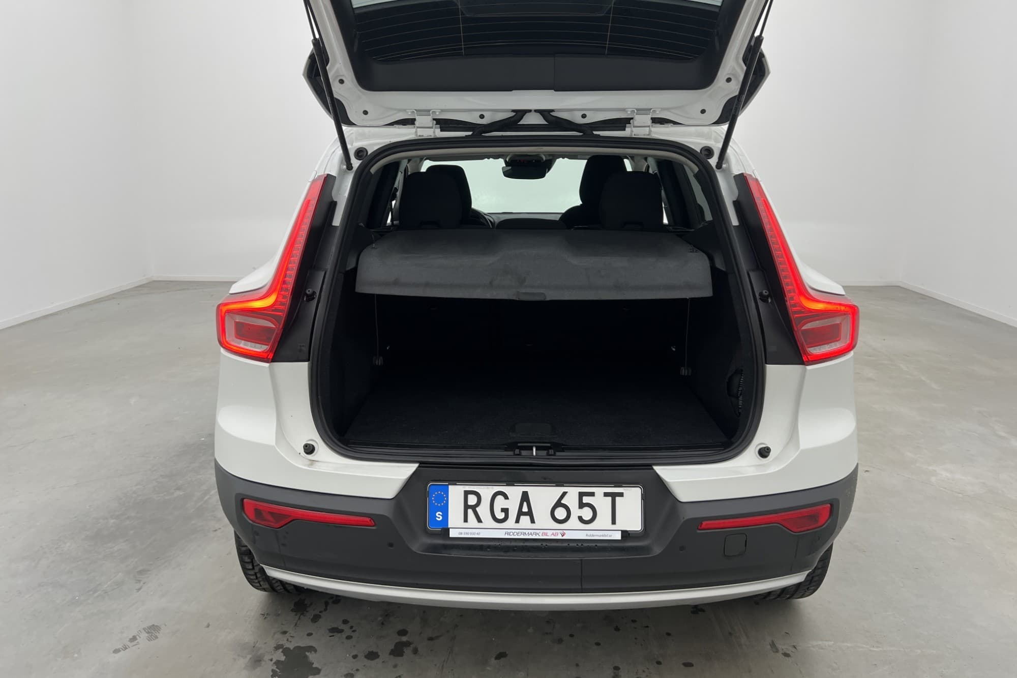 Volvo XC40 T3 163hk Momentum VOC Sensorer Farthållare Keyles