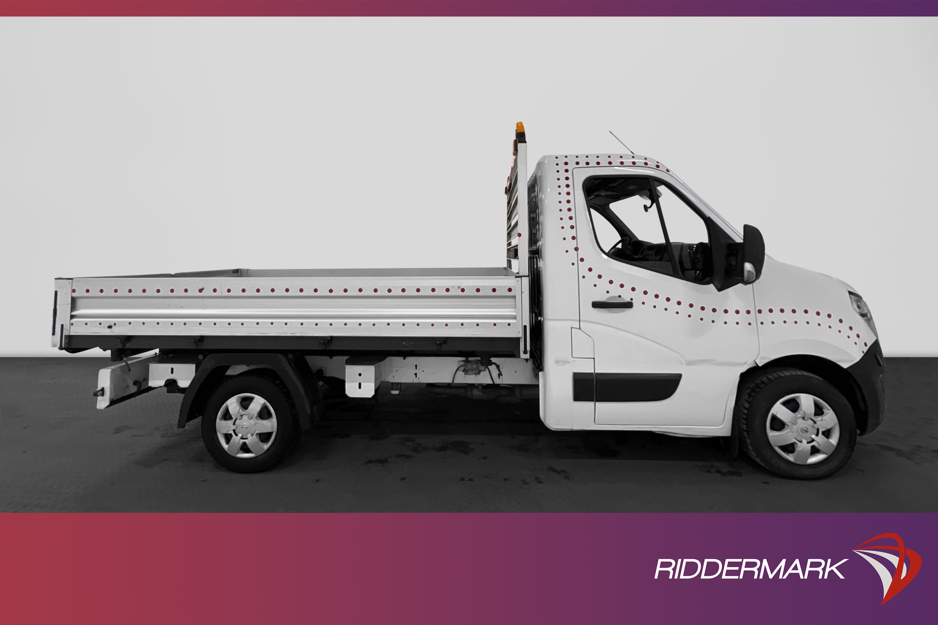 Nissan NV400