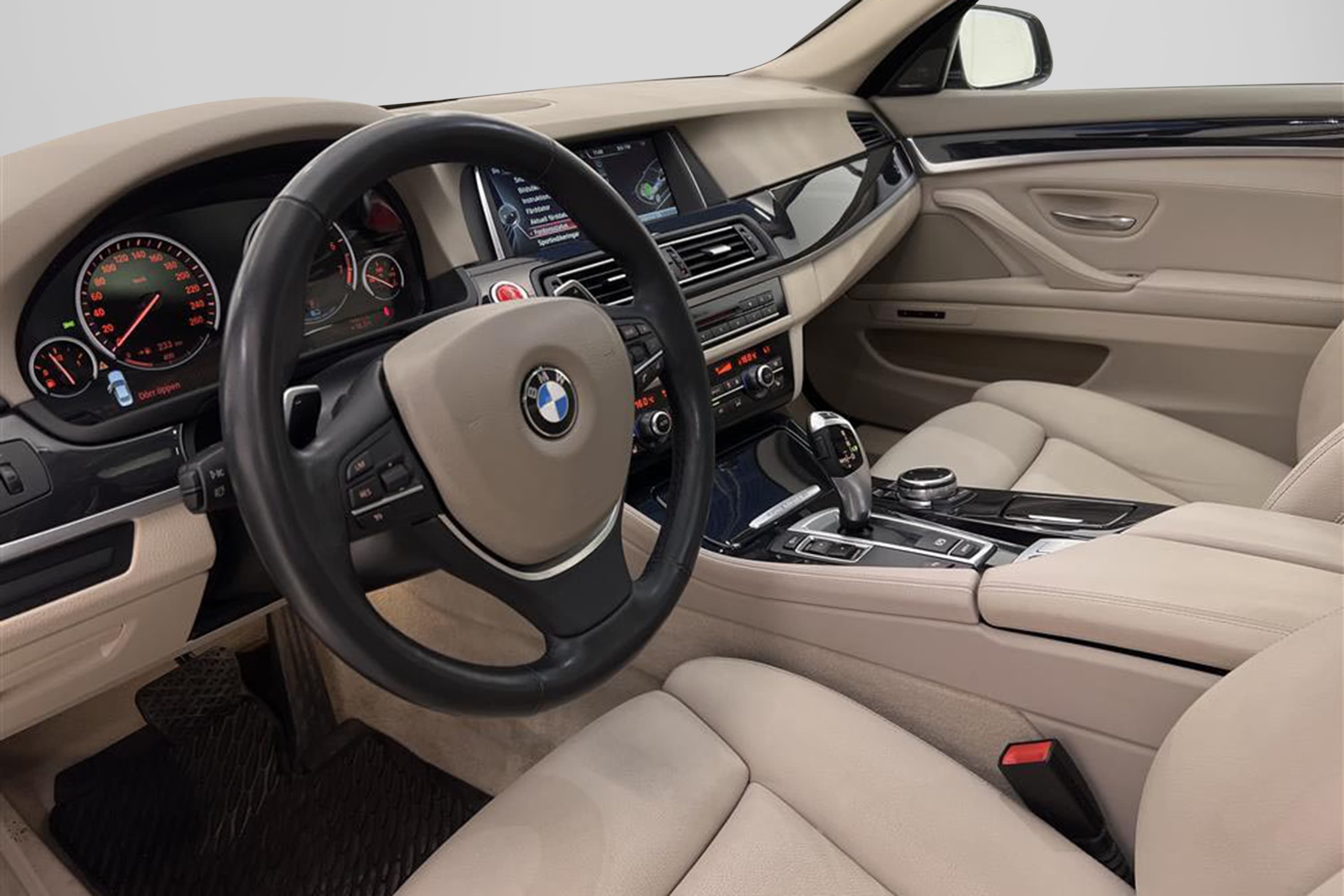 BMW 535 ActiveHybrid 5 306hk Individual H/K Taklucka NaviProinteriör