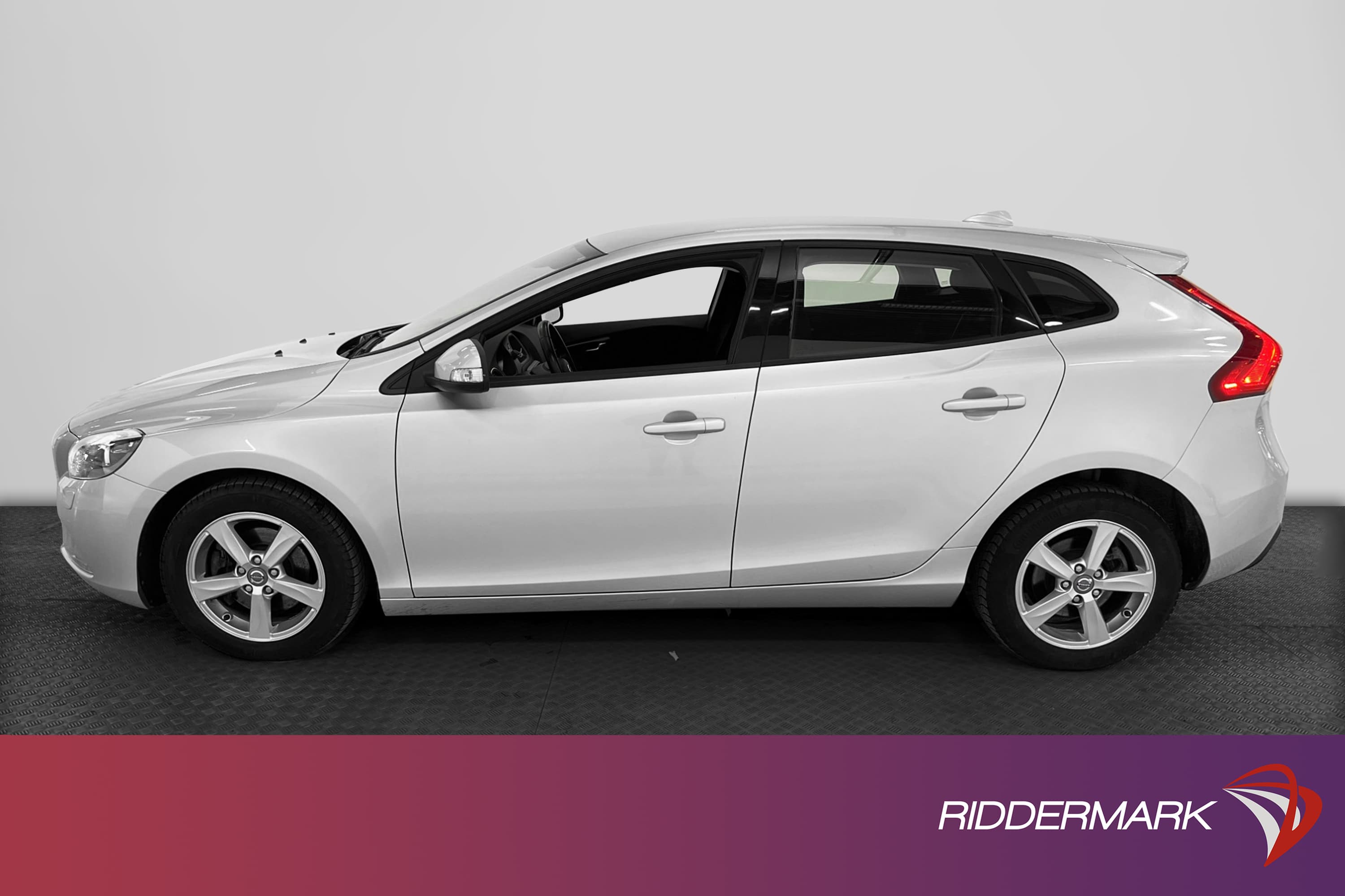Volvo V40 T2 120hk