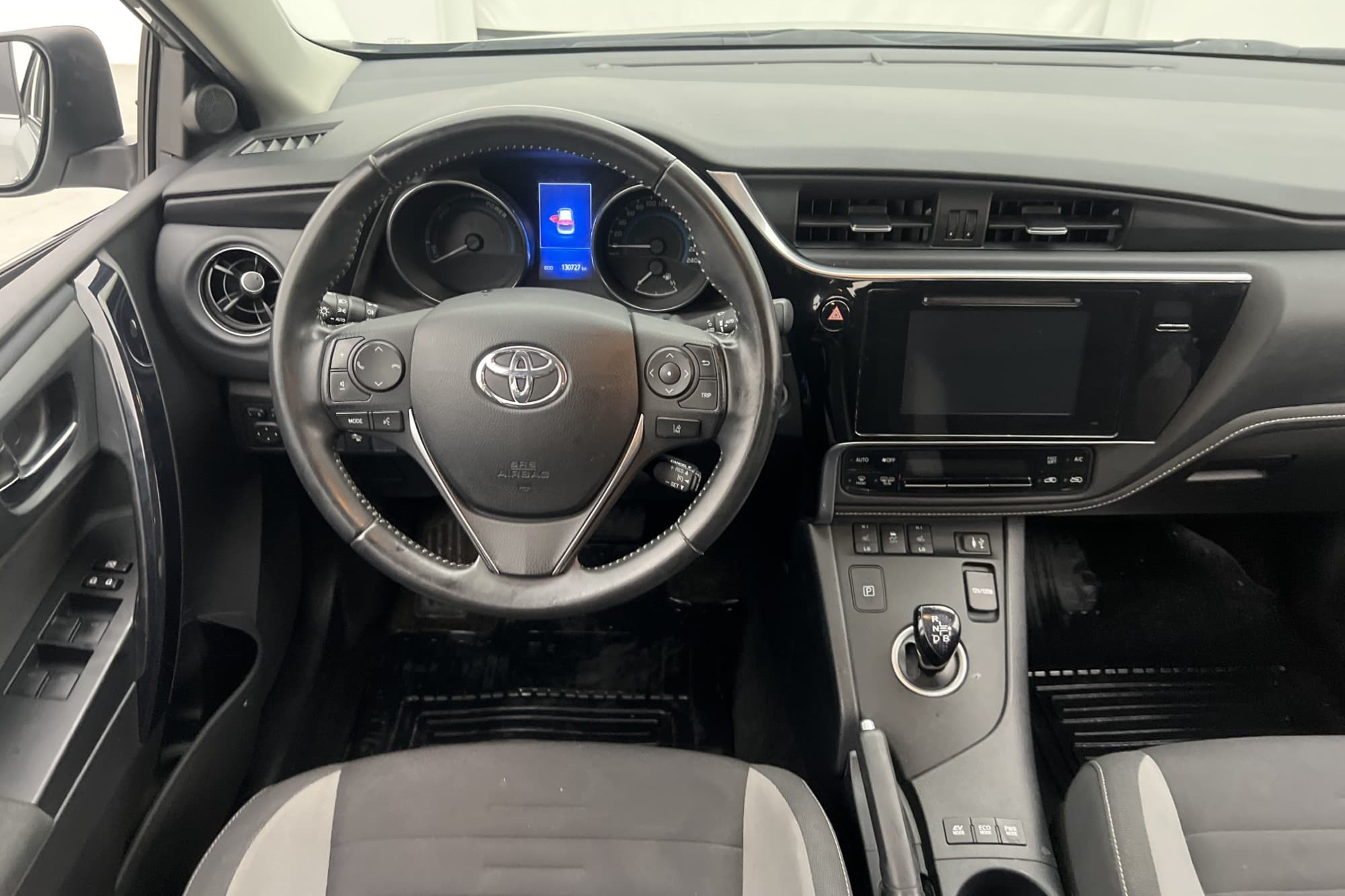 Toyota Auris Hybrid e-CVT 136hk Active Plus Kamera LED-Ramp