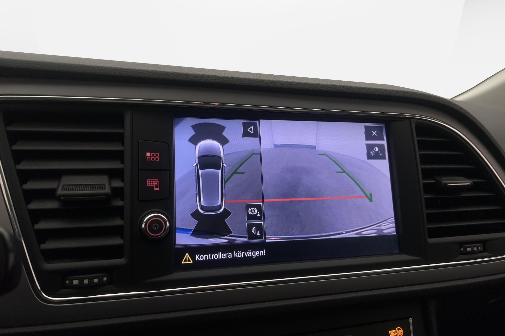 SEAT Leon ST 1.5 TGI 130hk Panorama Kamera CarPlay Sensor