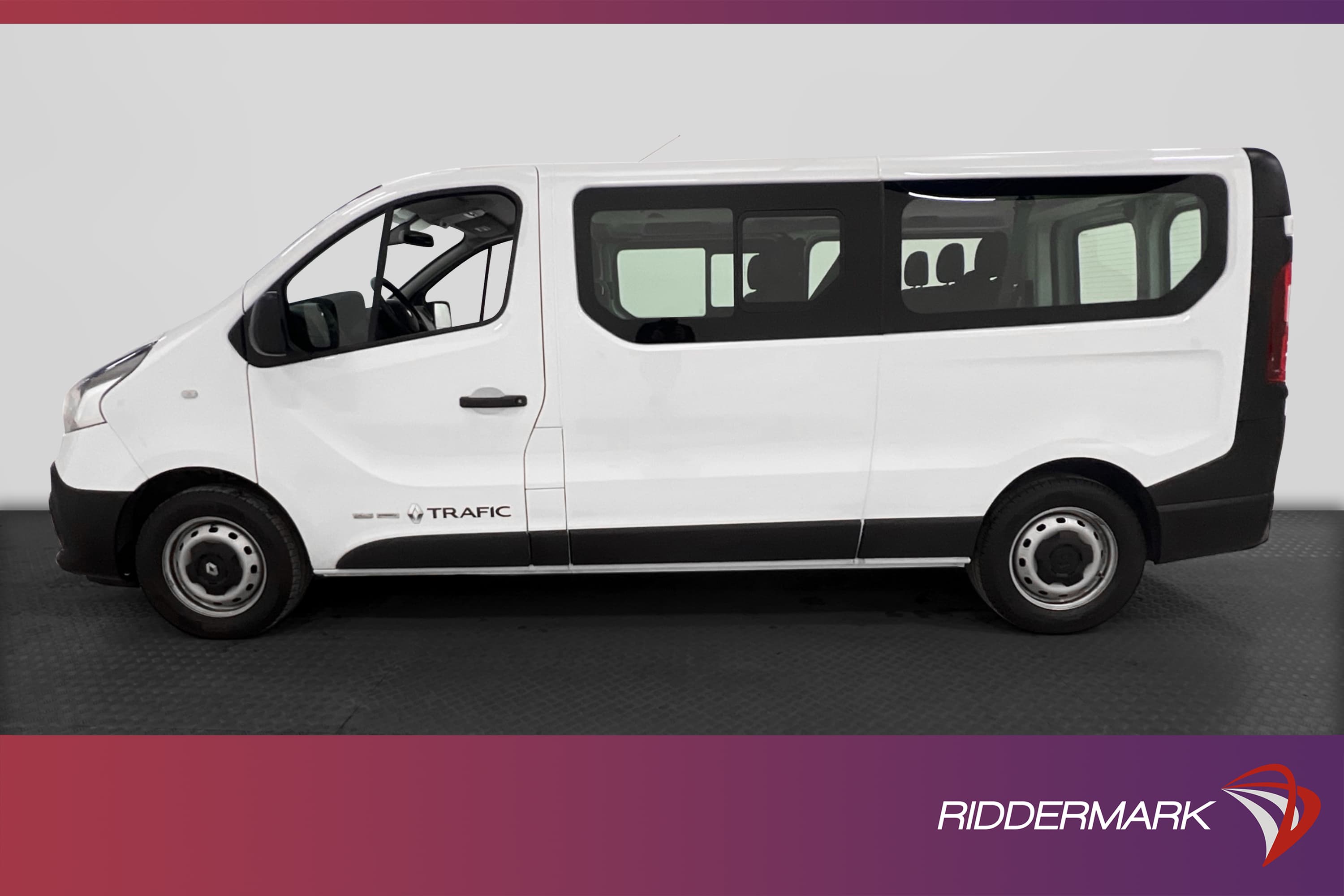 Renault Trafic Kombi Lång 125hk M-Värmare PDC 9-Sits Moms