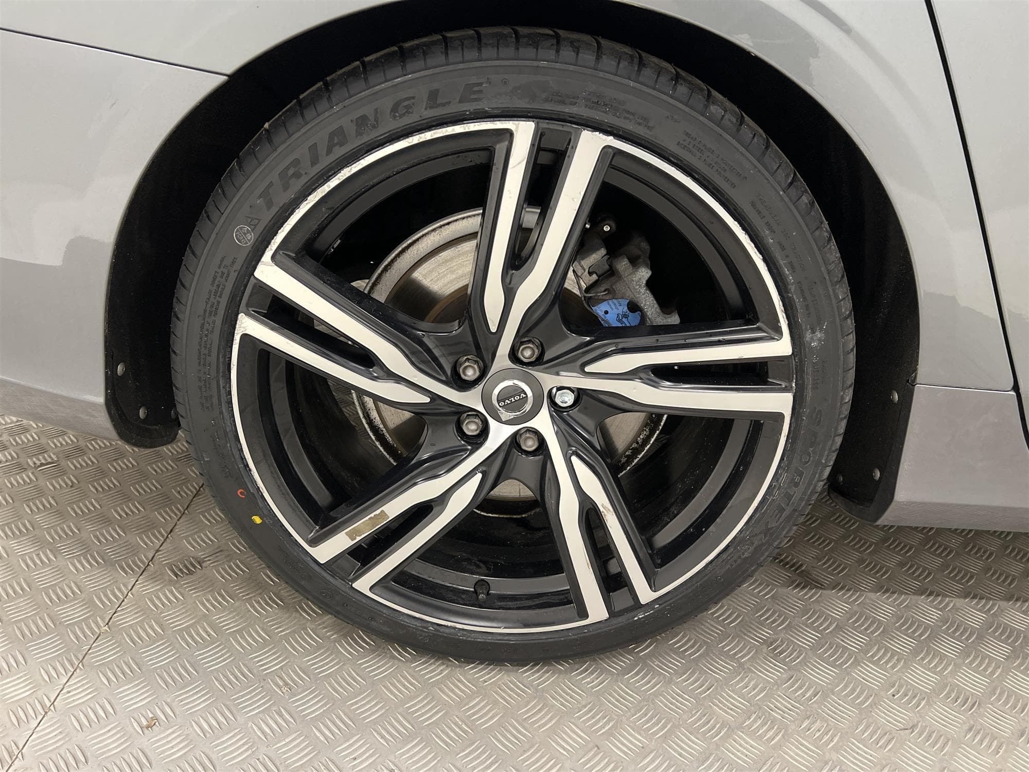 Volvo V90 T5 250hk R Design VOC B-Värm Navi BLIS Drag
