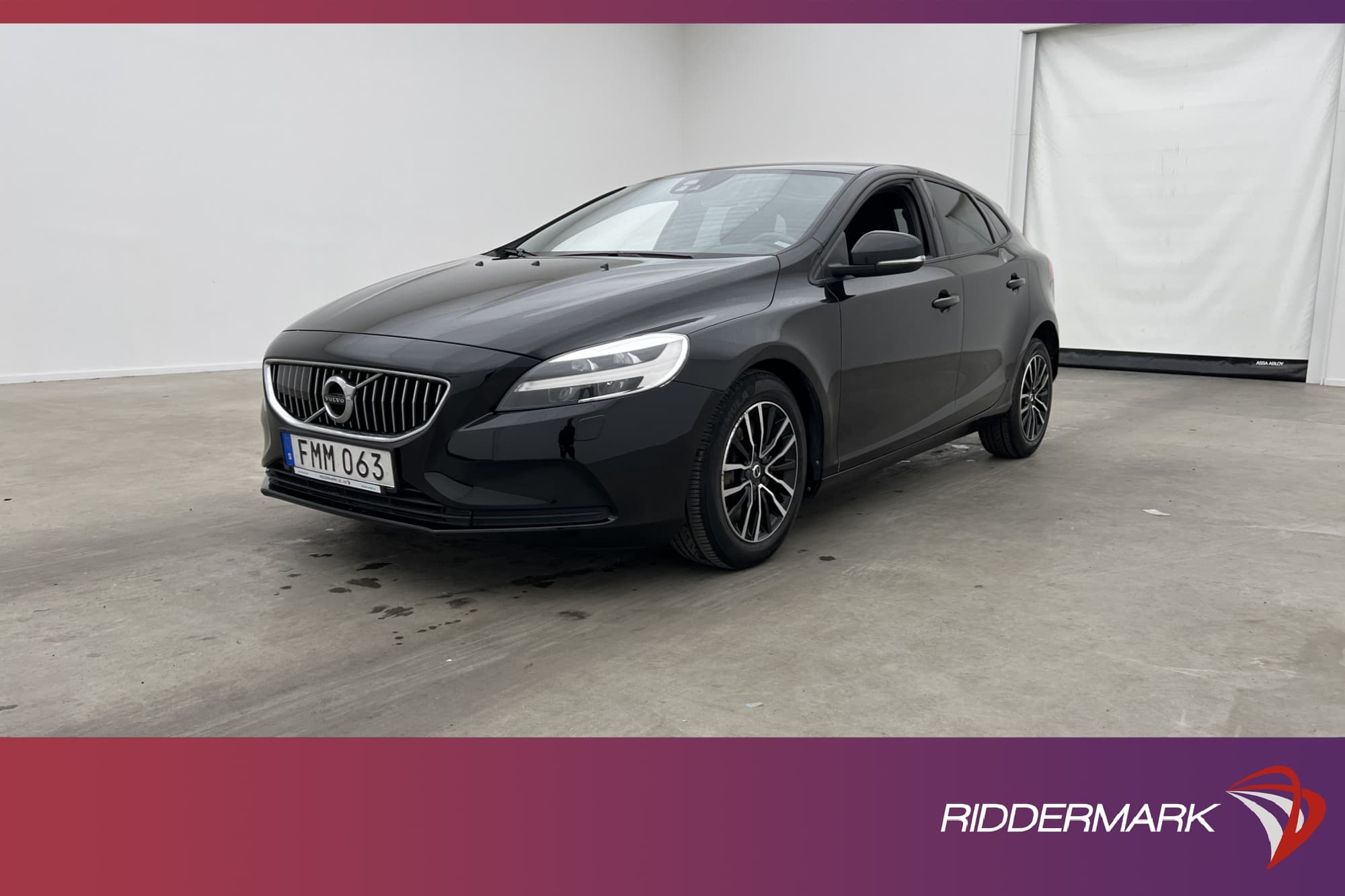 Volvo V40 T2 122hk Momentum VOC Kamera P-Värmare BLIS