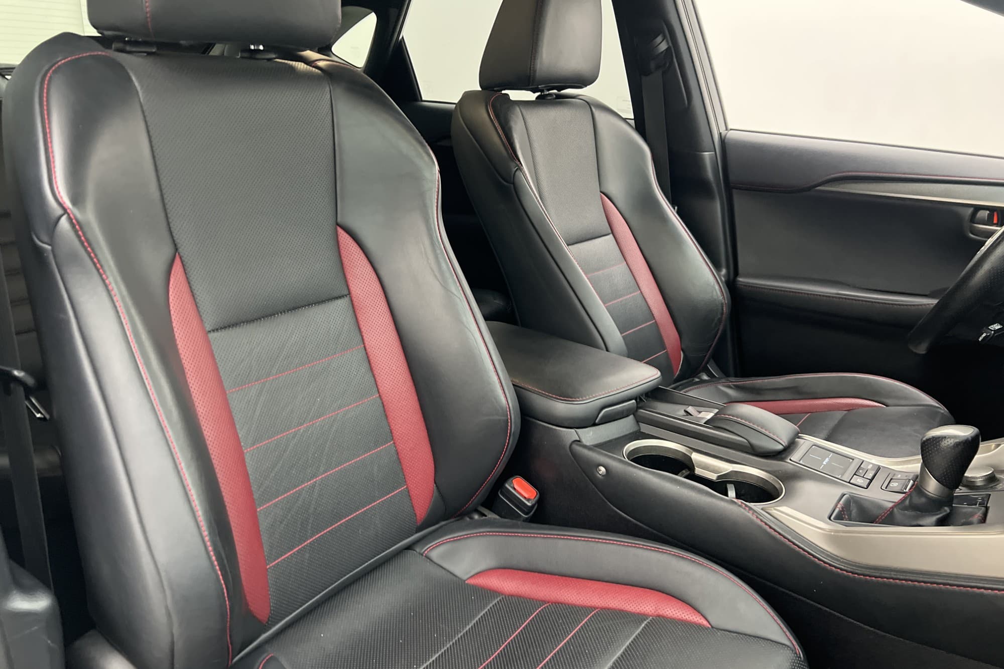 Lexus NX 300h 197hk AWD F Sport Skinn B-Kamera Navi Drag