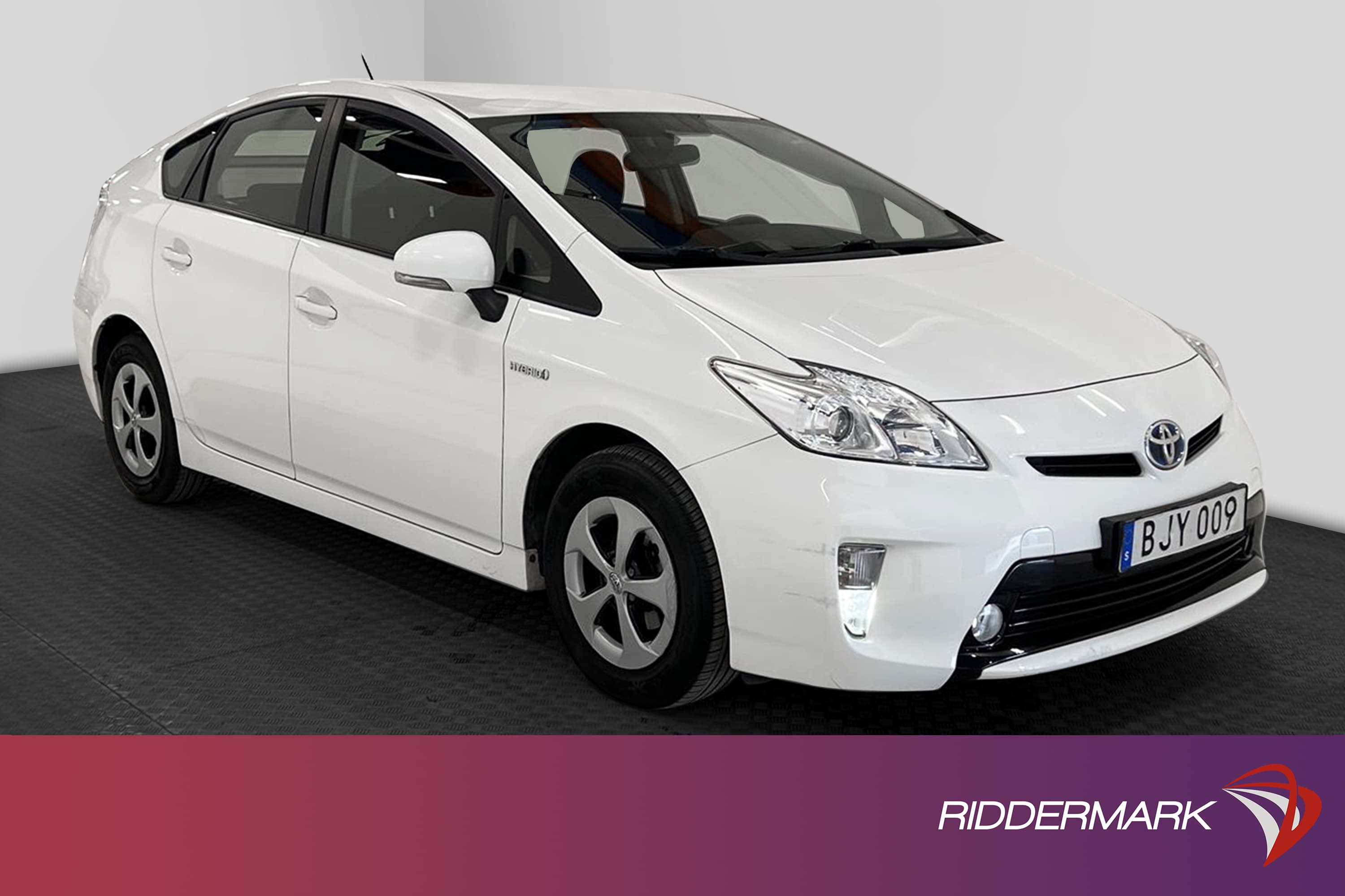 Toyota Prius Hybrid CVT 136hk B-Kamera 360kr Skatt 0,39L/mil