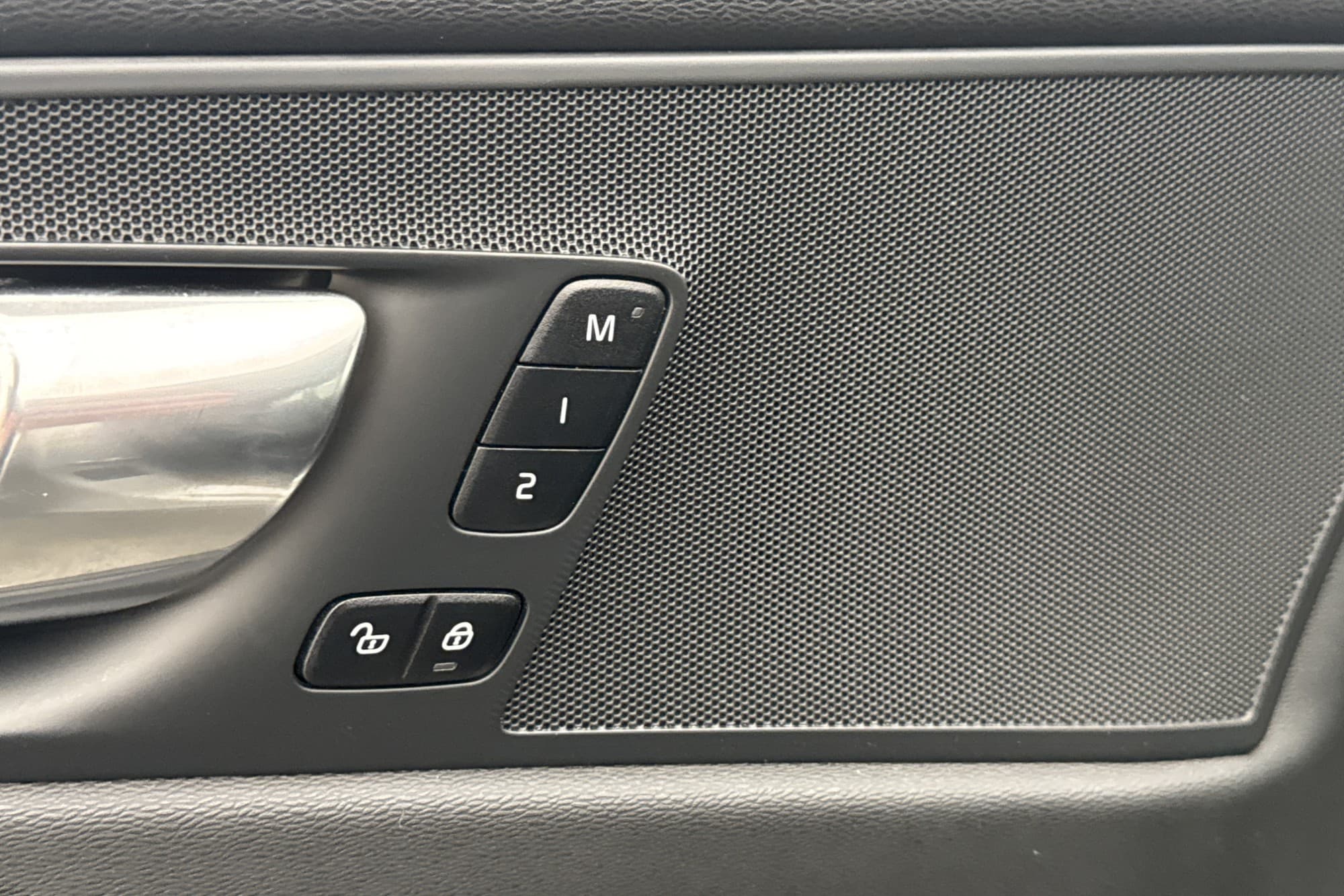 Volvo XC60 Recharge T6 AWD 350hk R-Design Pano Drag MOMS