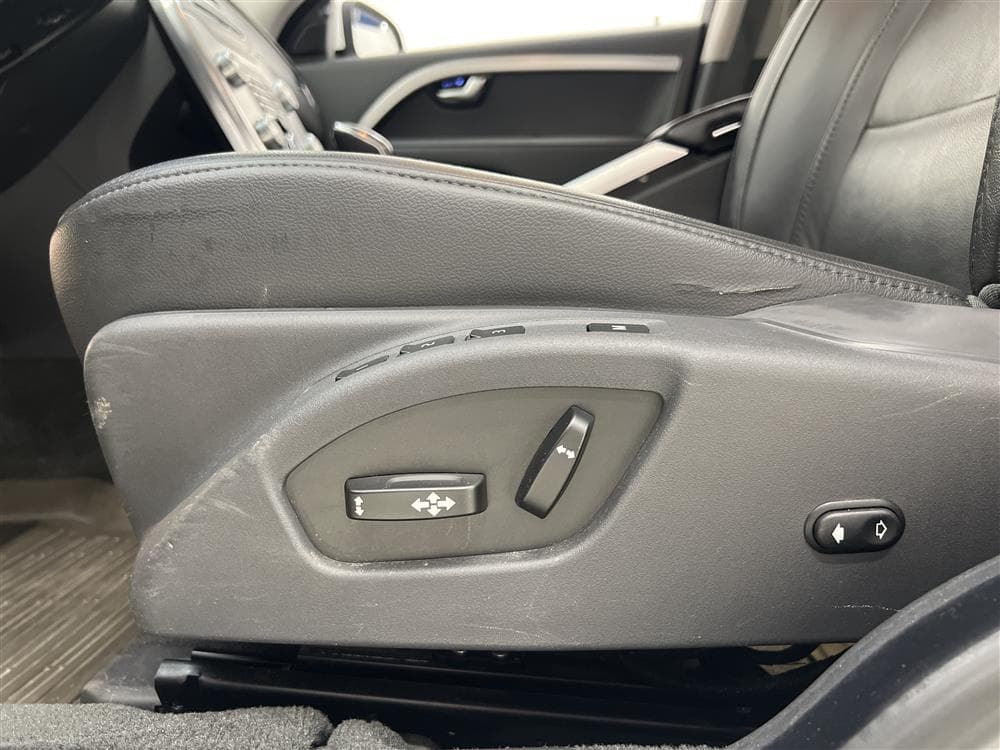 Volvo V70 D4 181hk Summum D-Värm Skinn BLIS VoC 0,45l/milinteriör