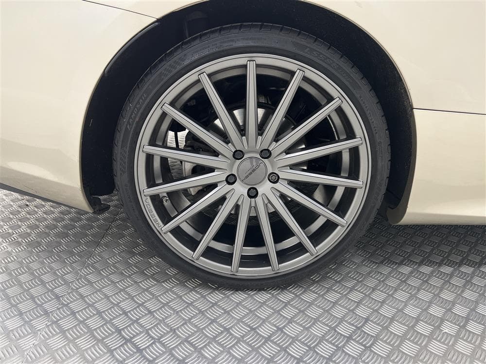 Mercedes-Benz E 220 d Coupé 194hk AMG D-värm Pano Skinn Naviinteriör