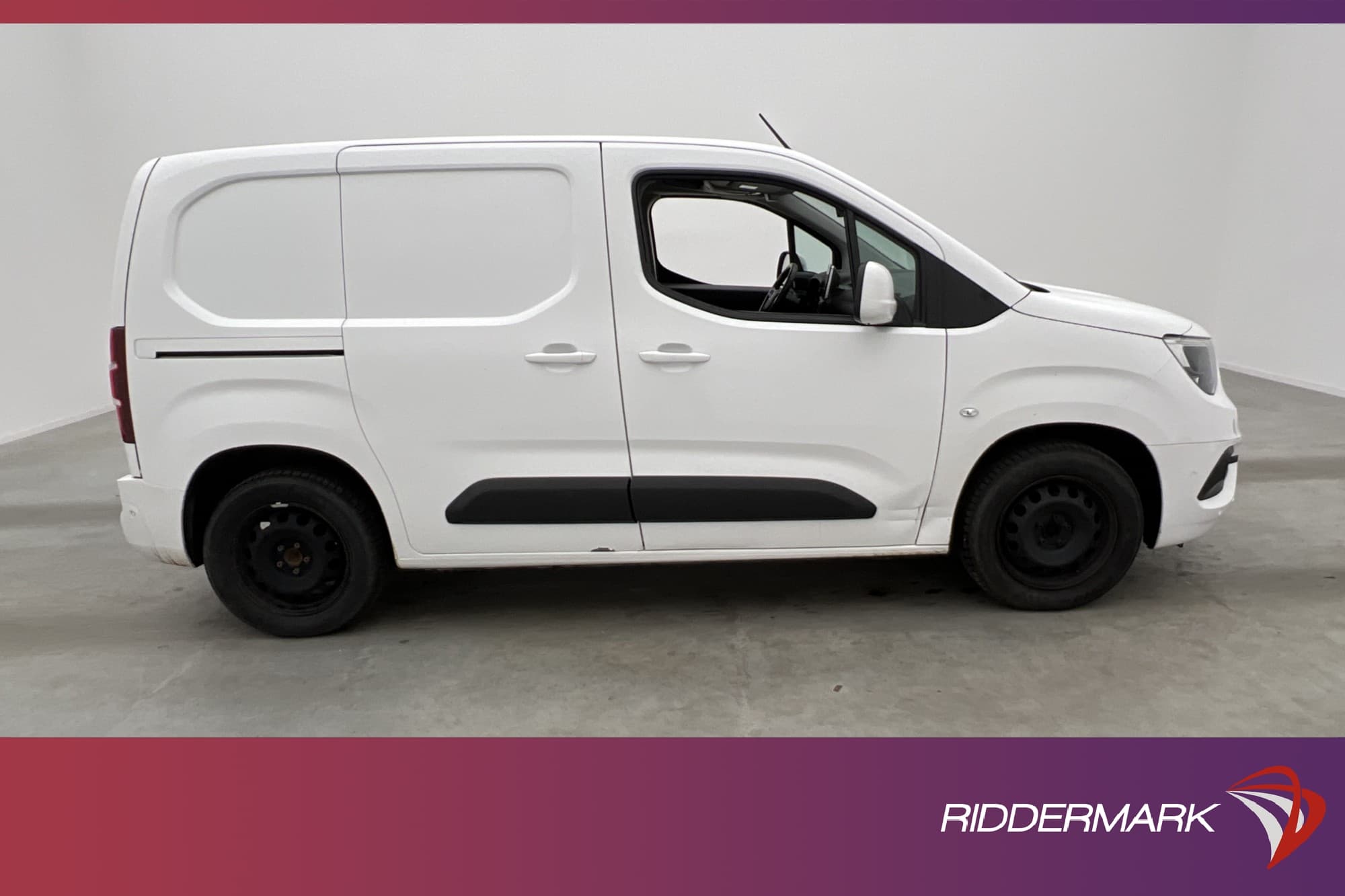Opel Combo 1.5 Dragkrok Navi  3-Sits PDC Farthållare CARPLAY