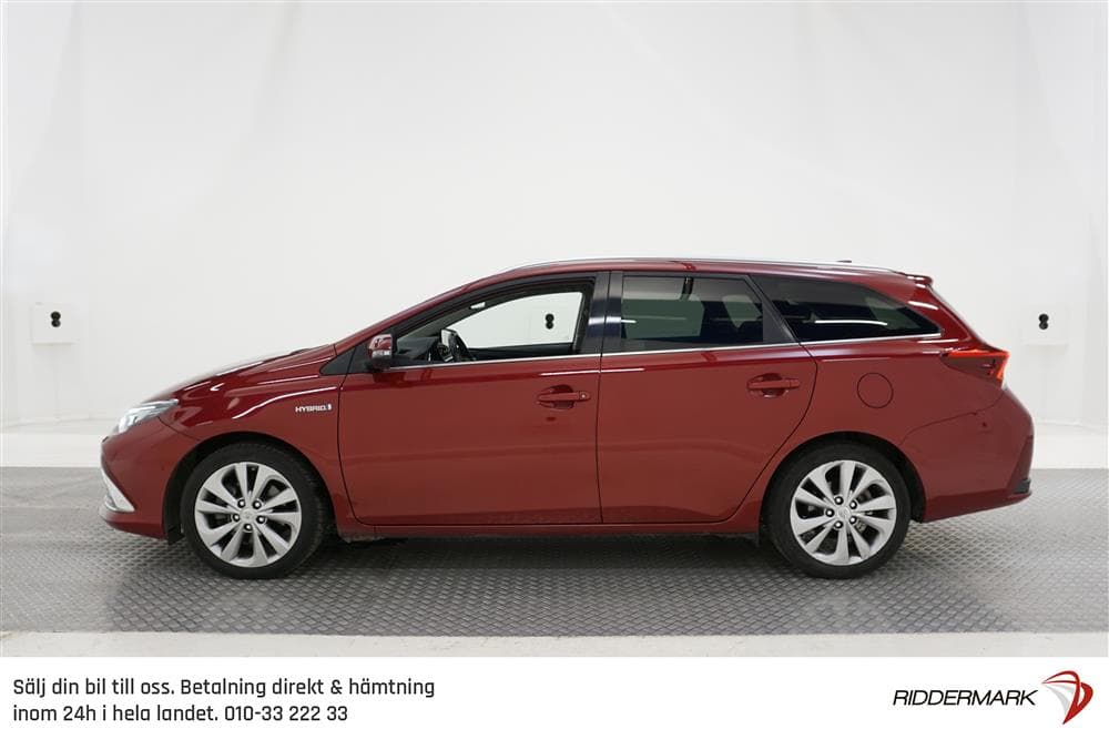 Toyota Auris 1.8 HSD Touring Sports 99hk