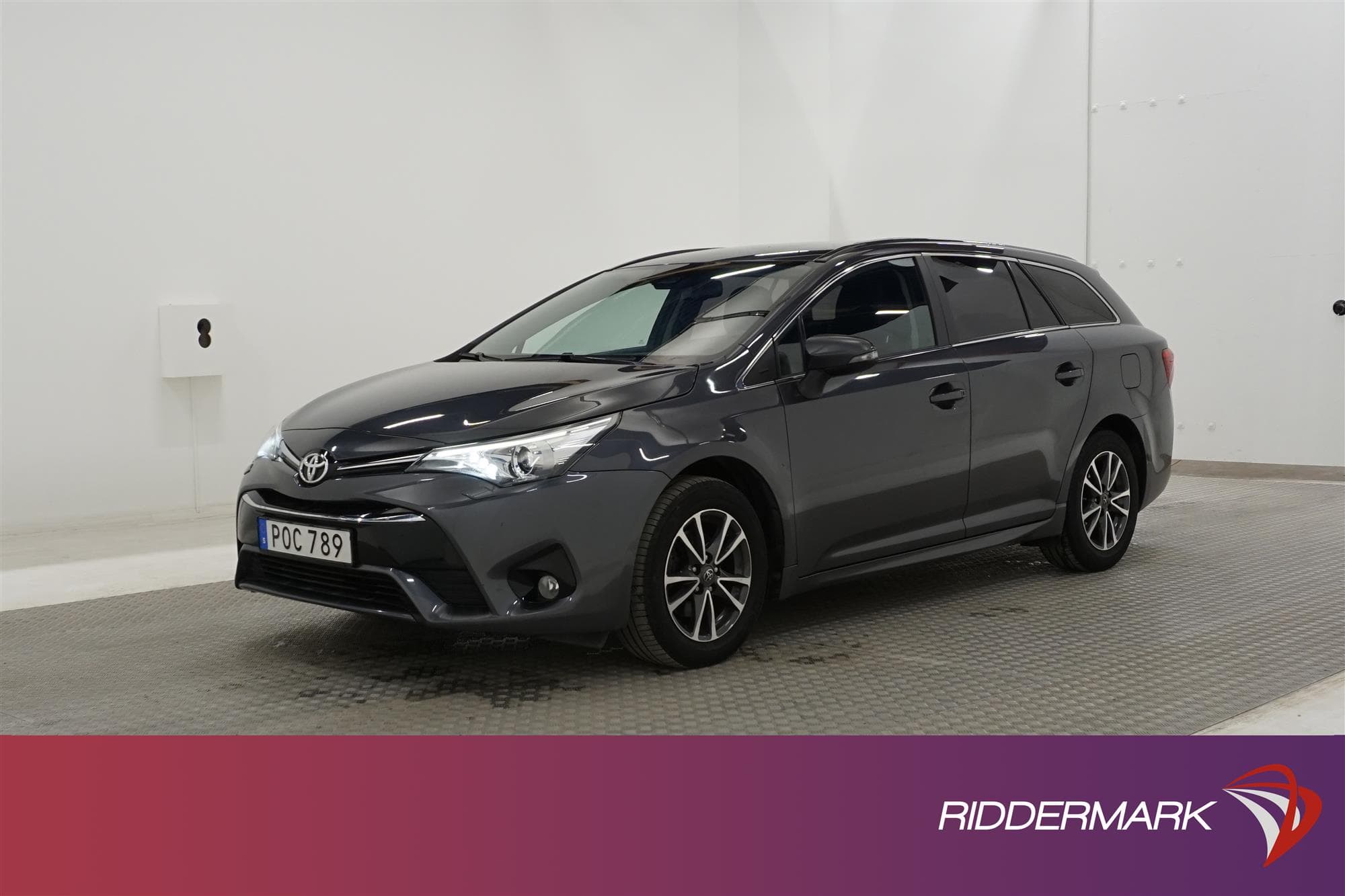 Toyota Avensis 1.8 147hk