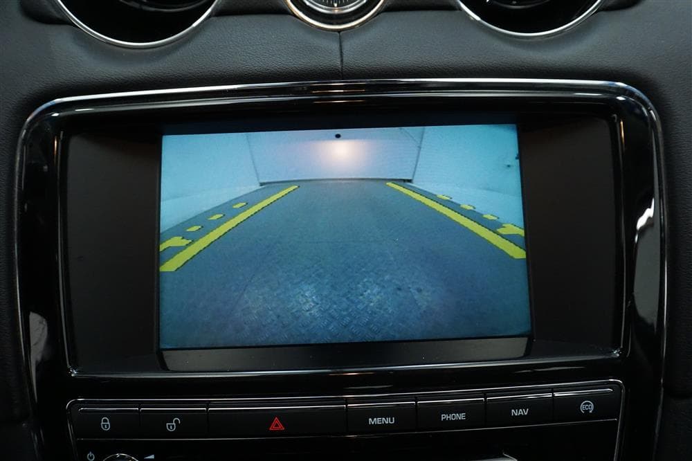 Jaguar XJ 3.0 D 275hk Premium Luxury Pano Navi Backkamerainteriör