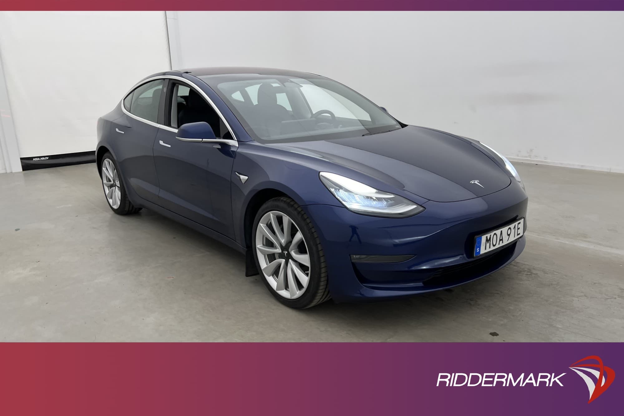 Tesla Model 3 Long Range AWD Svensksåld Autopilot MOMS