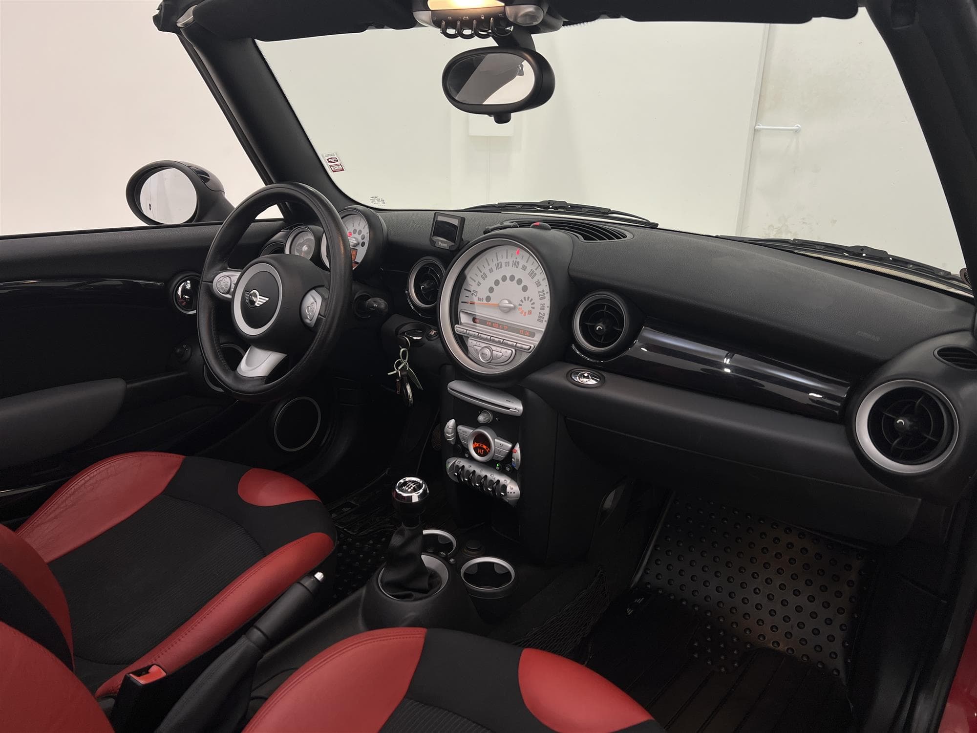 MINI Cabriolet 120hk P-Sensorer Låg Skatt 0,57L/mil