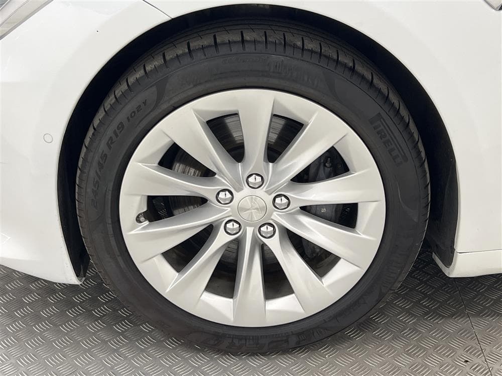 Tesla Model S Long Range AWD 423hk FSD Moms Svensksåldinteriör