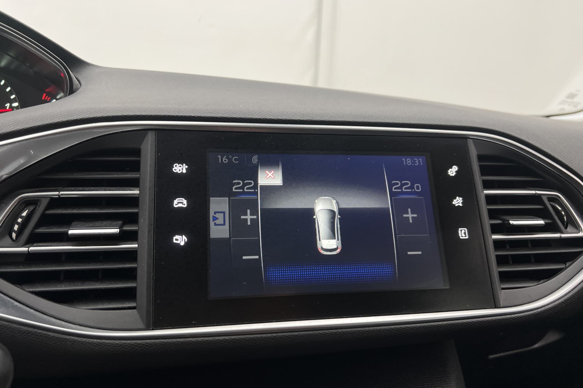 Peugeot 308 1.6 BlueHDI 120hk Active M-Värmare P-Sensorer