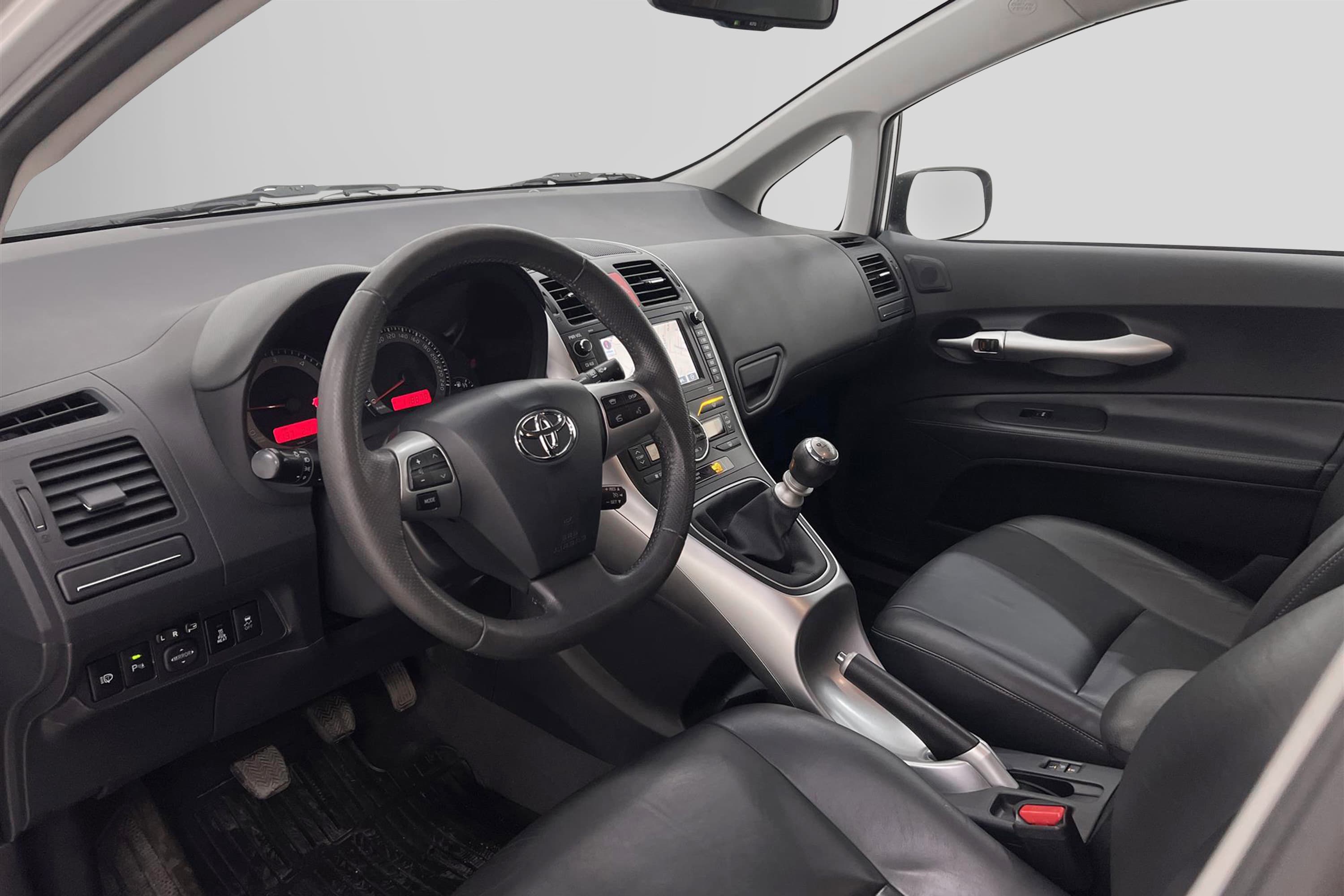 Toyota Auris  2.2 D-CAT 177hk 1 Bruk Navi Drag BKamera Skinn