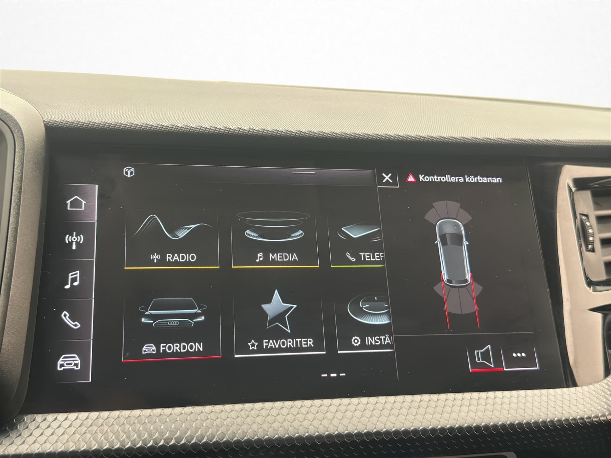 Audi A1 30 TFSI 110hk Proline Cockpit P-Sensorer CarPlay
