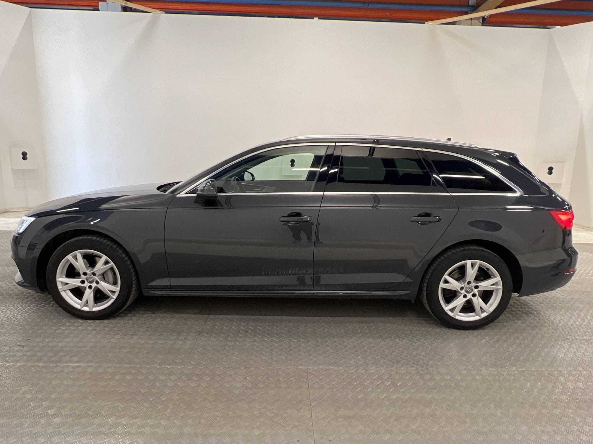 Audi A4 Avant 2.0 TDI Proline 190hk Värmare P-Sensorer Drag