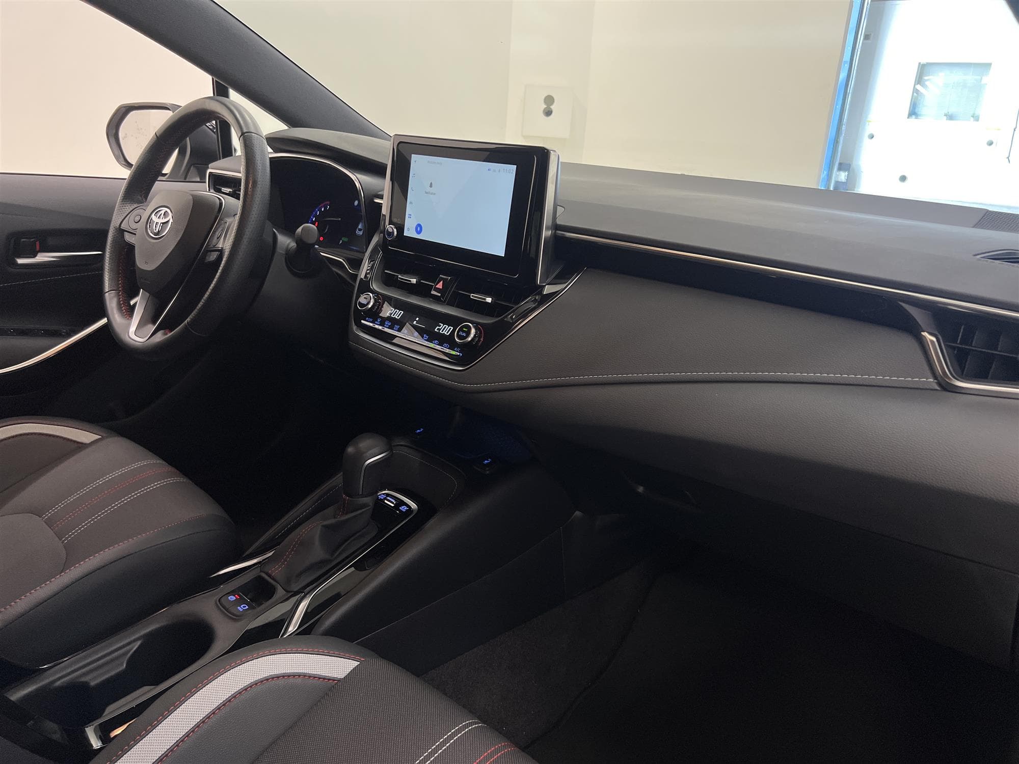 Toyota Corolla Hybrid e-CVT 122hk GR Sports Navi B-Kam