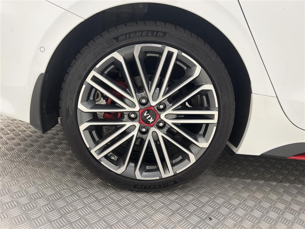 Kia ProCeed GT 1.6 T-GDi 204hk Cockpit Pano JBL Navi B-Kaminteriör