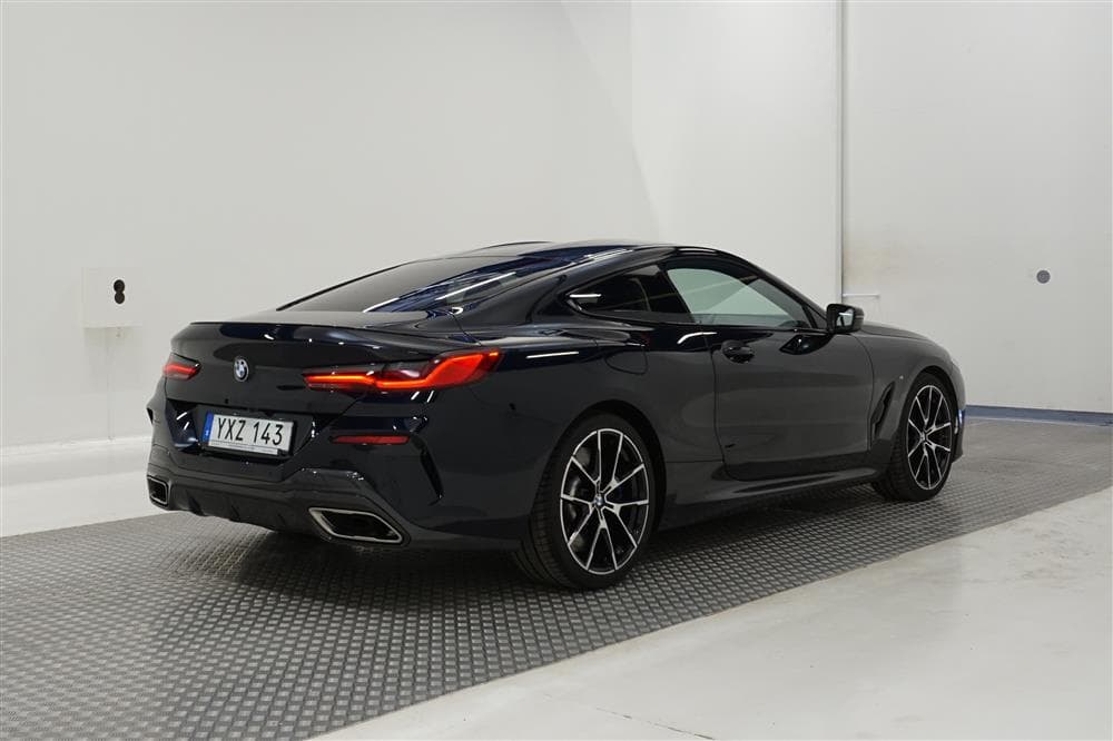BMW M850i xDrive Coupé 530hk Carbon Core B&W 360° HUD