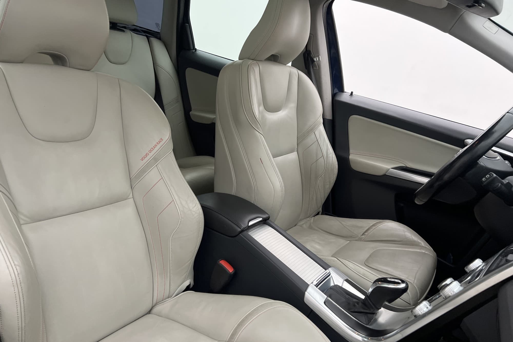 Volvo XC60 D4 AWD 181hk Ocean Race Värmare Skinn Pano Navi
