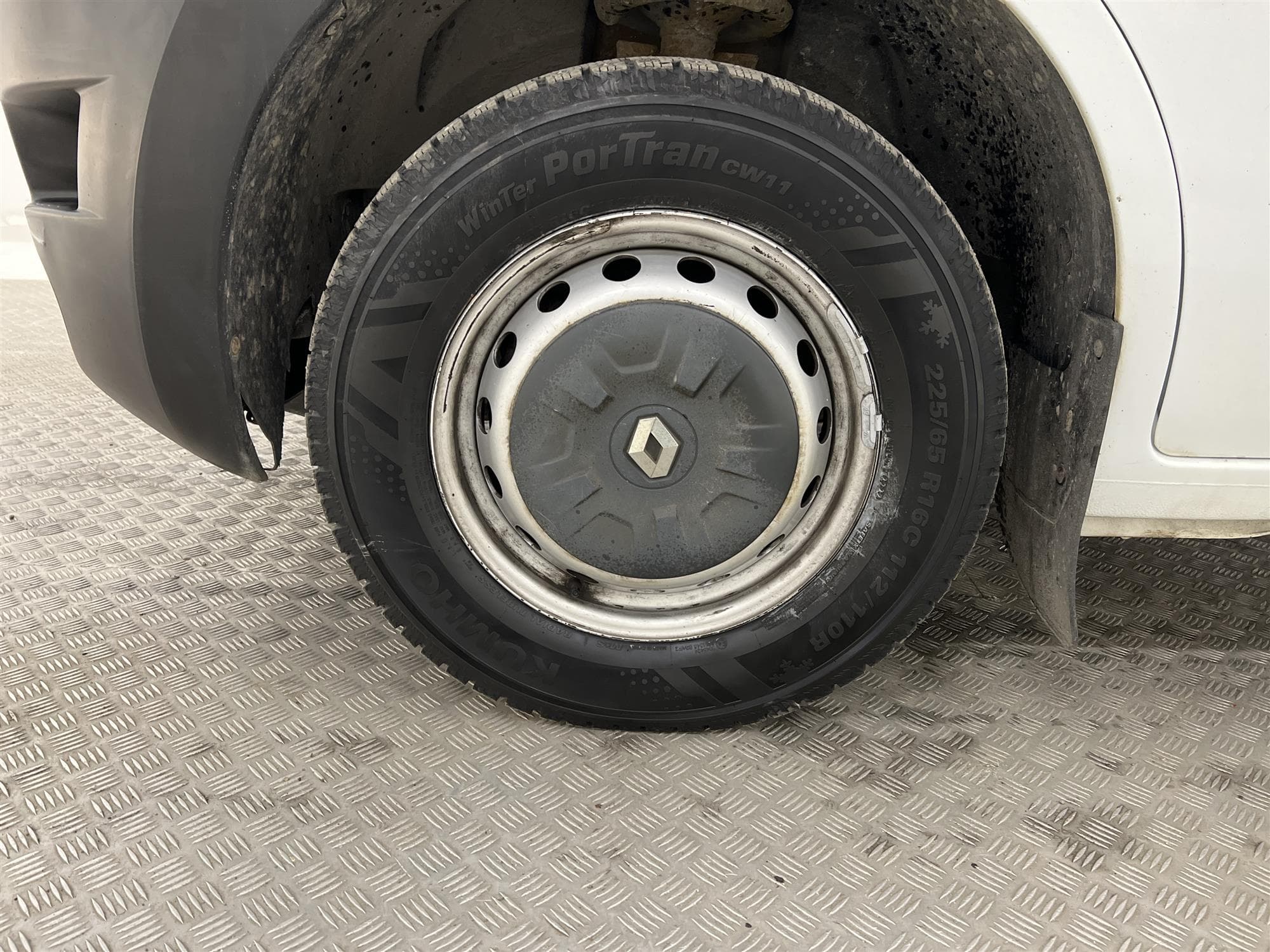 Renault Master 2.3 dCi Automat Volymskåp Bakgavel Moms interiör