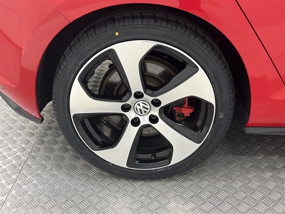 Volkswagen Golf GTI Performance 230hk Pluspaketinteriör