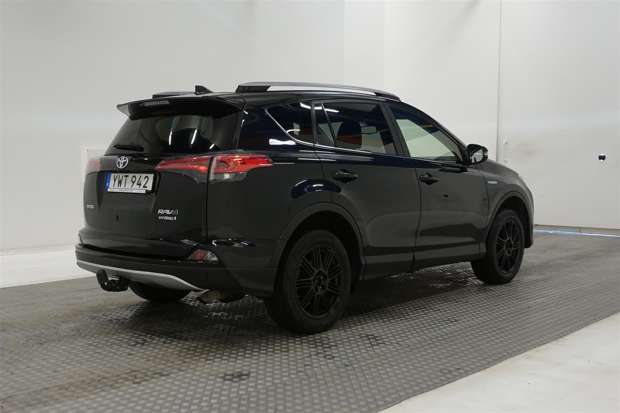 Toyota RAV4 Hybrid AWD 197hk Executive Drag Skinn B-Kam