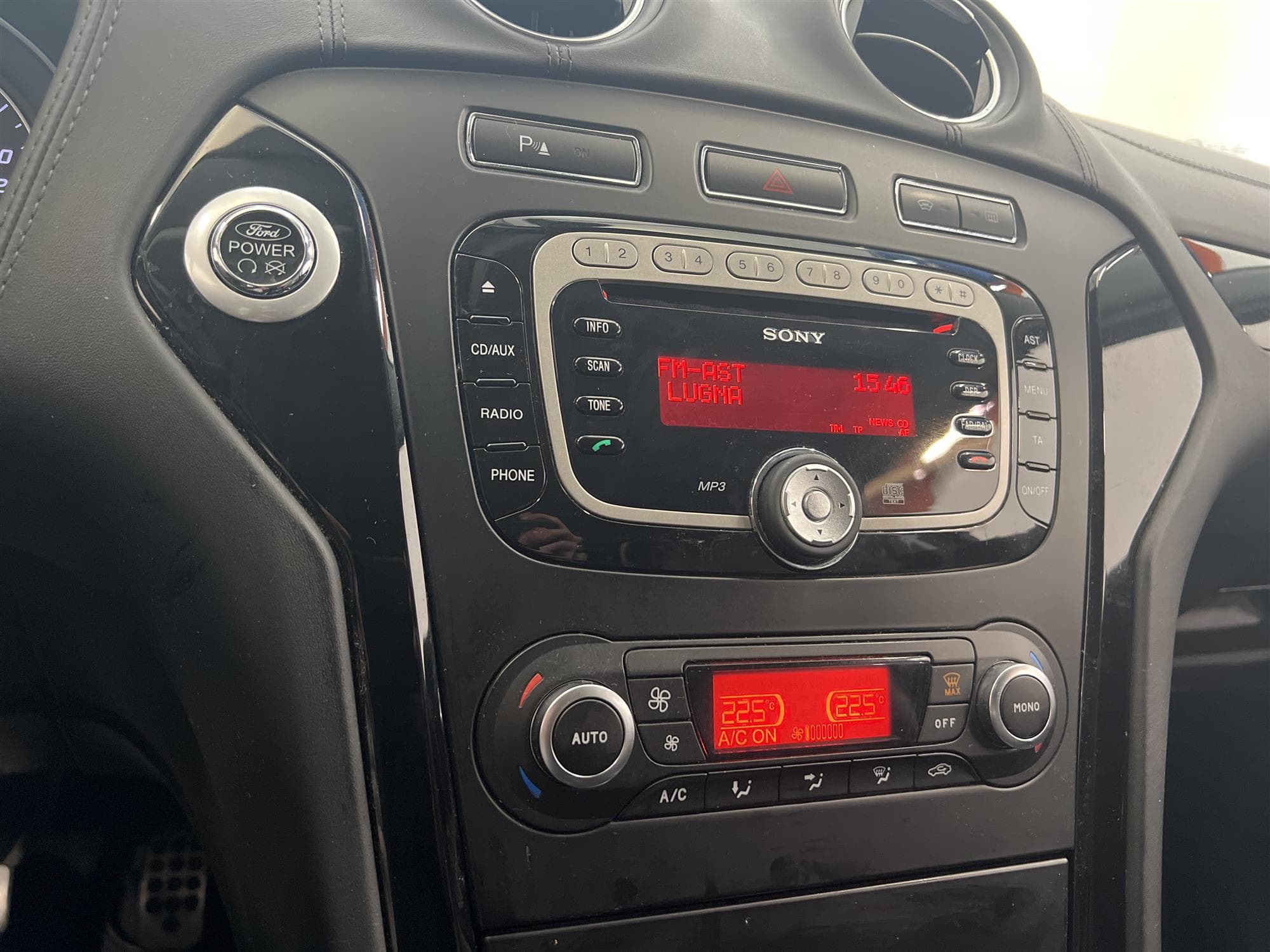 Ford Mondeo 2.0 TDCi 163hk D-Värm Drag Skinn Keyless Elstol