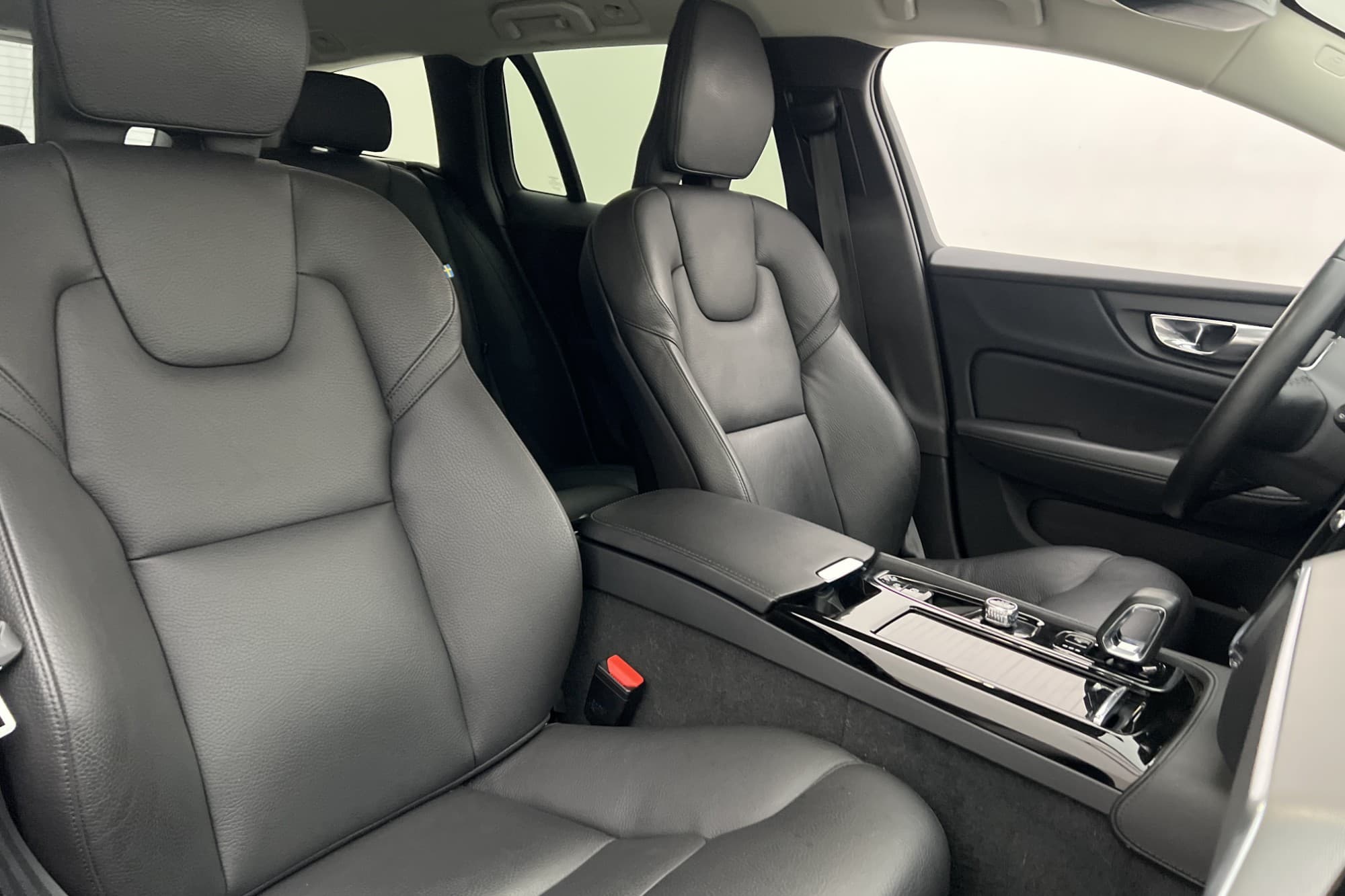 Volvo V60 LongRange T6 AWD Core Bright Värmare Drag Skinn