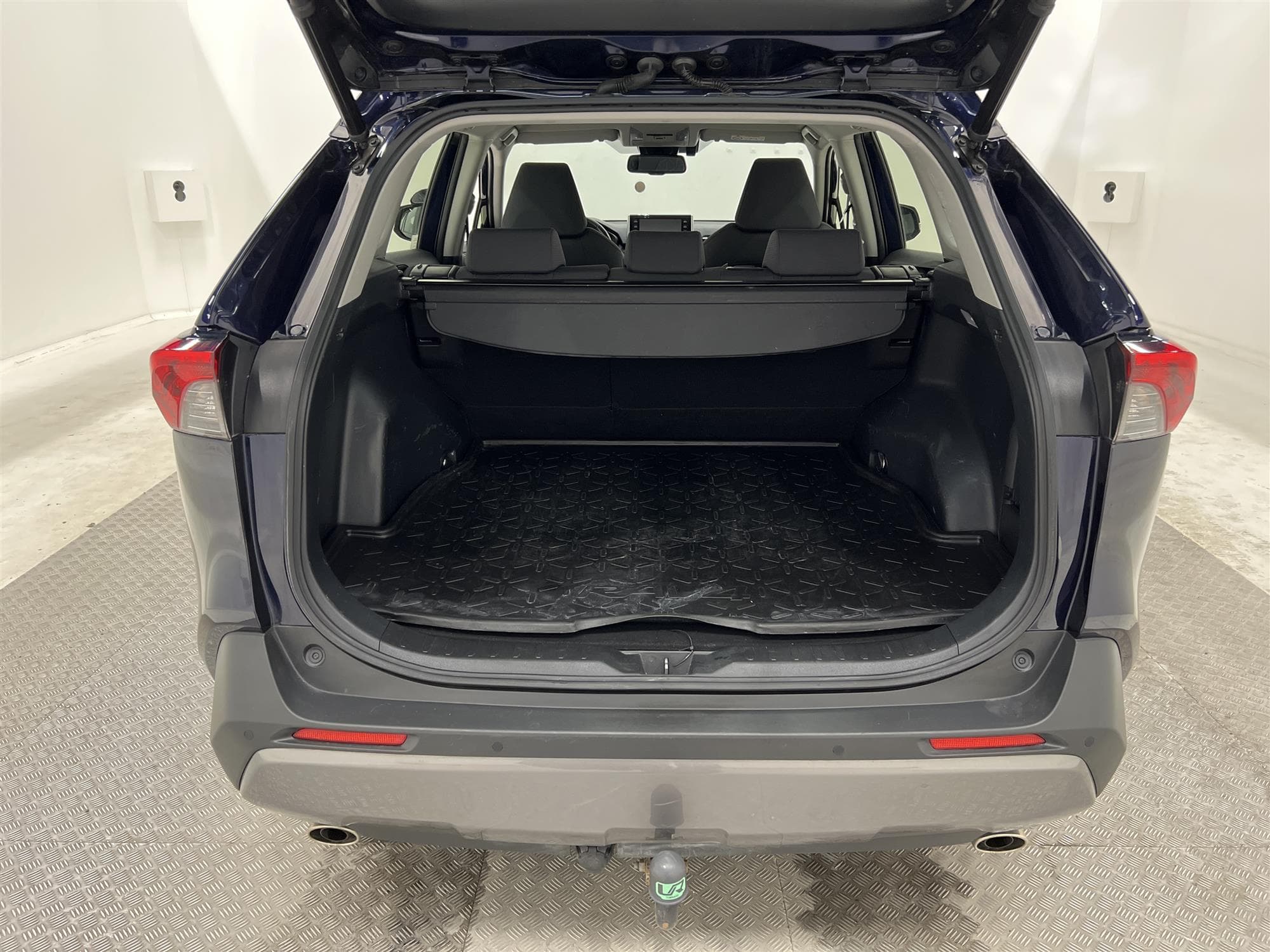 Toyota RAV4 Hybrid AWD 222hk 1 Brukare Drag Keyless B-Kam 