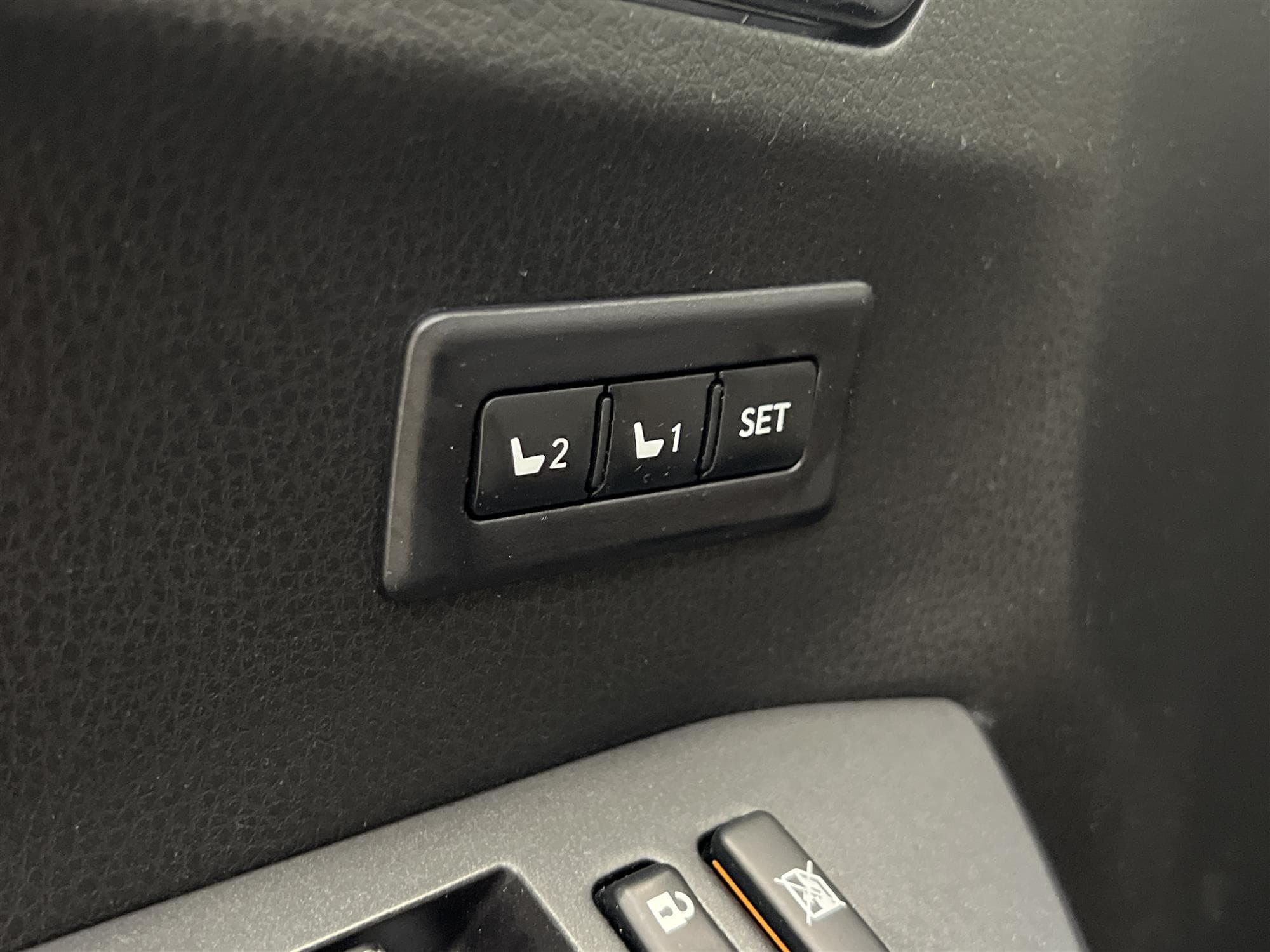 Toyota RAV4 2.0 4x4 152hk Navi Drag Skinn 360-Kam Keyless