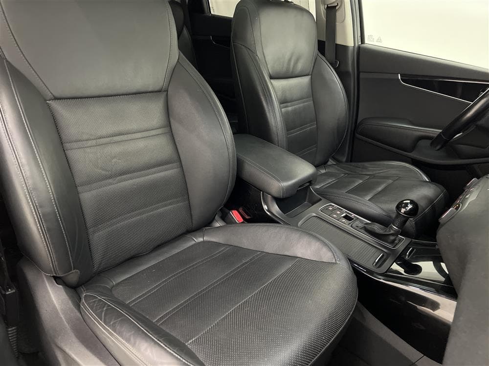 Kia Sorento 2.2 CRDi 200hk 7-Sits Pano Skinn Infinity B-Kaminteriör