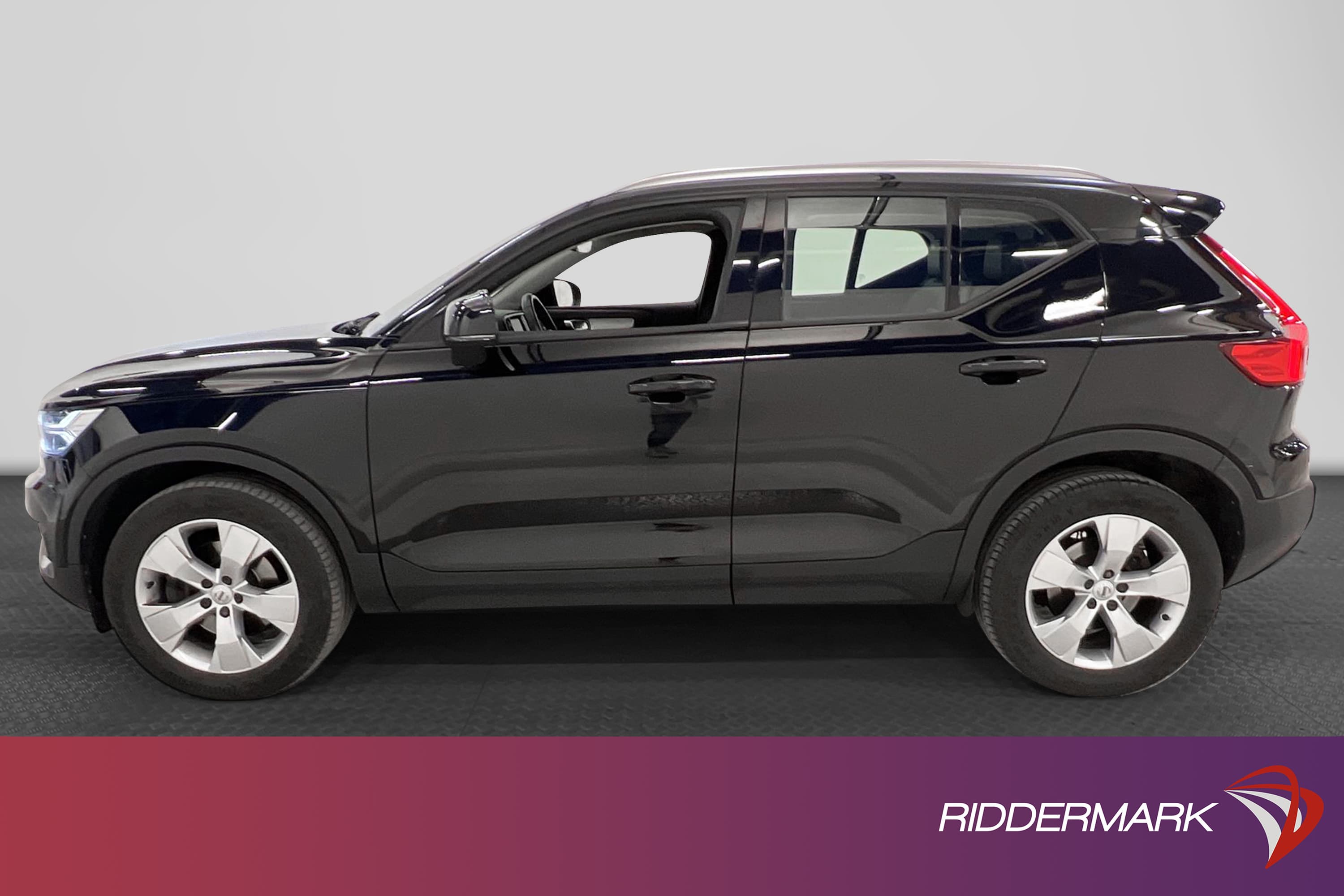 Volvo XC40 T5 AWD 247hk Voc B-Värm Drag B-Kamera Navi BLIS
