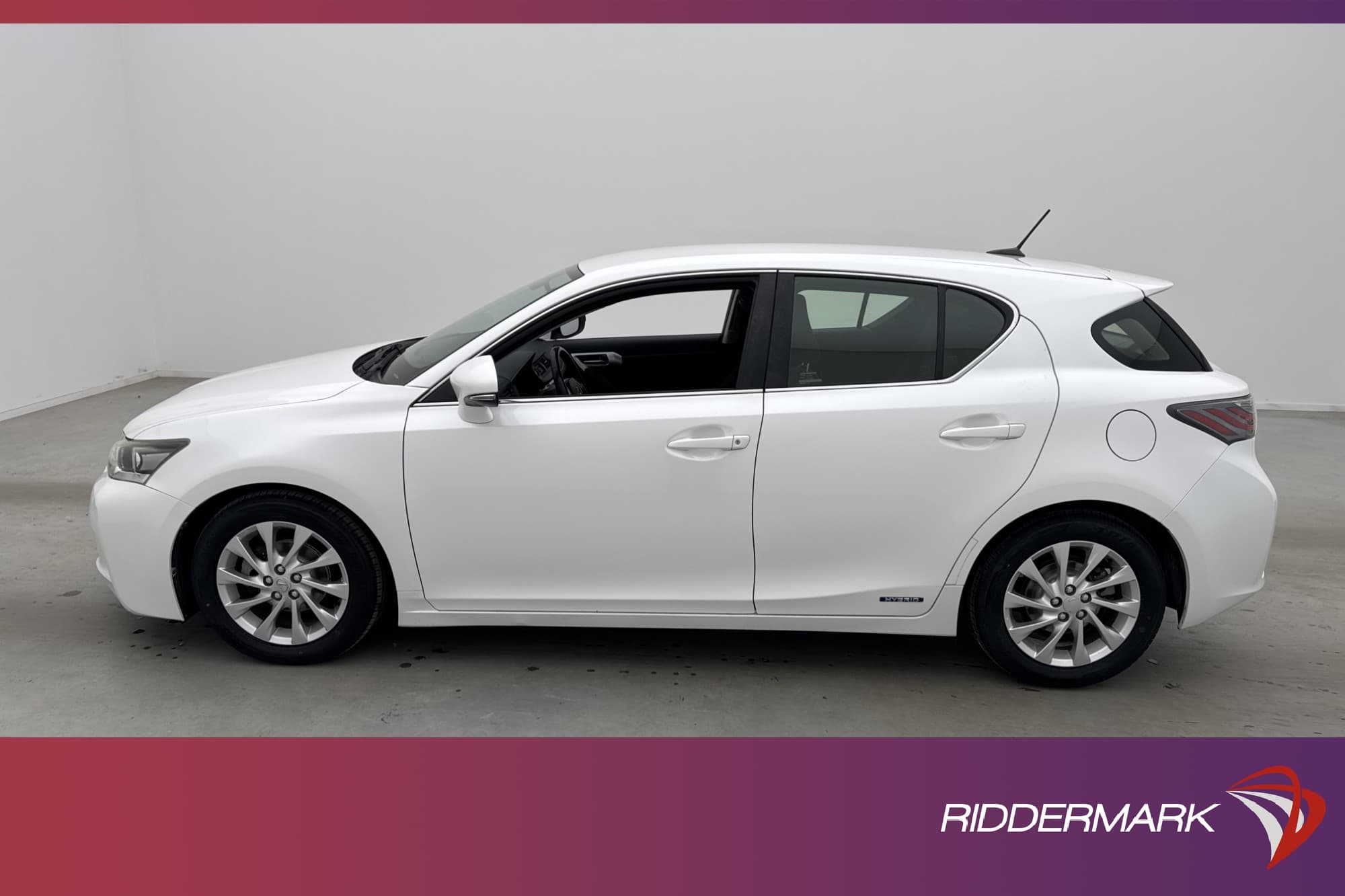 Lexus CT 200h 1.8 CVT 136hk