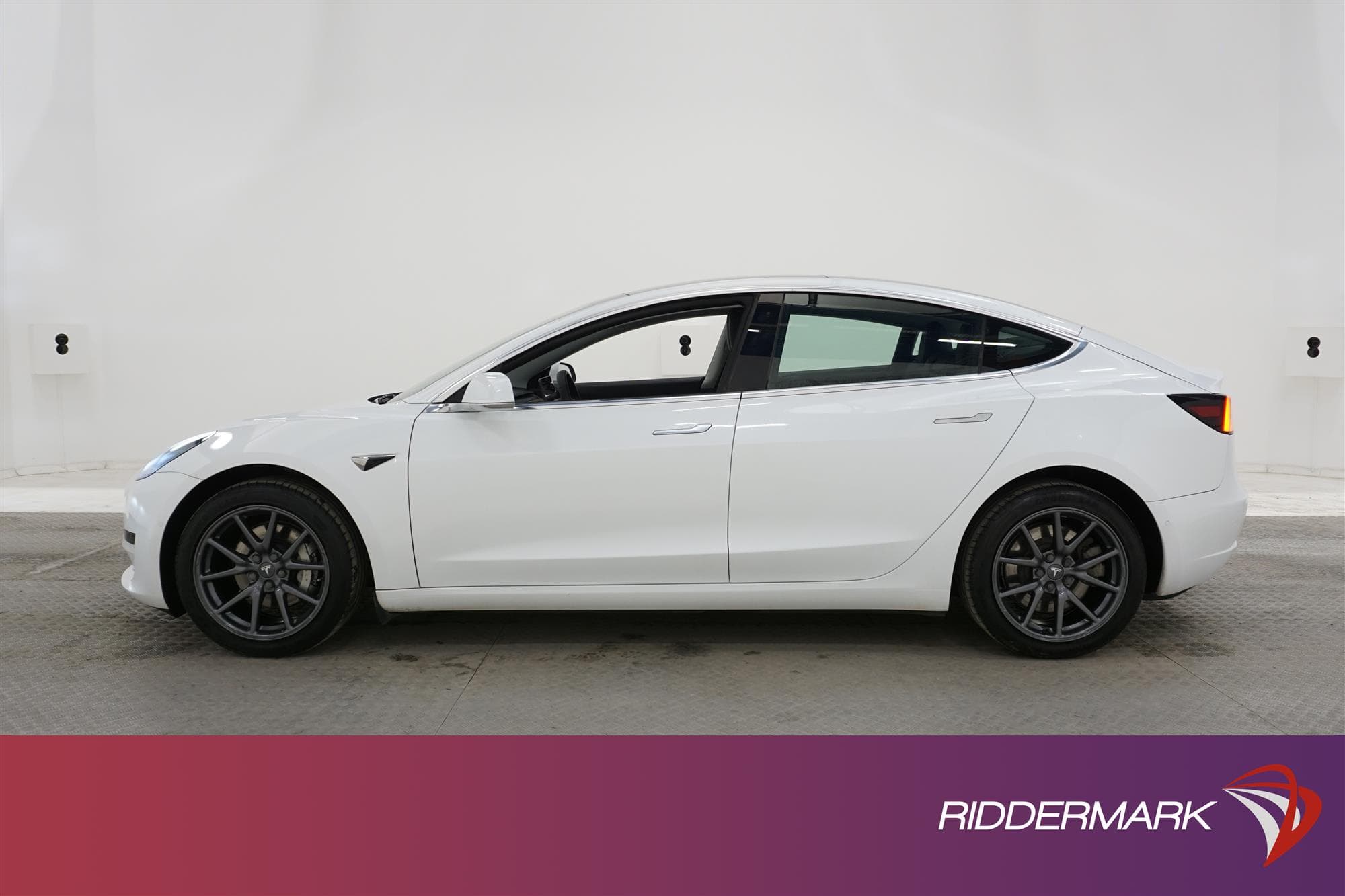 Tesla Model 3 Standard Range Plus 258hk