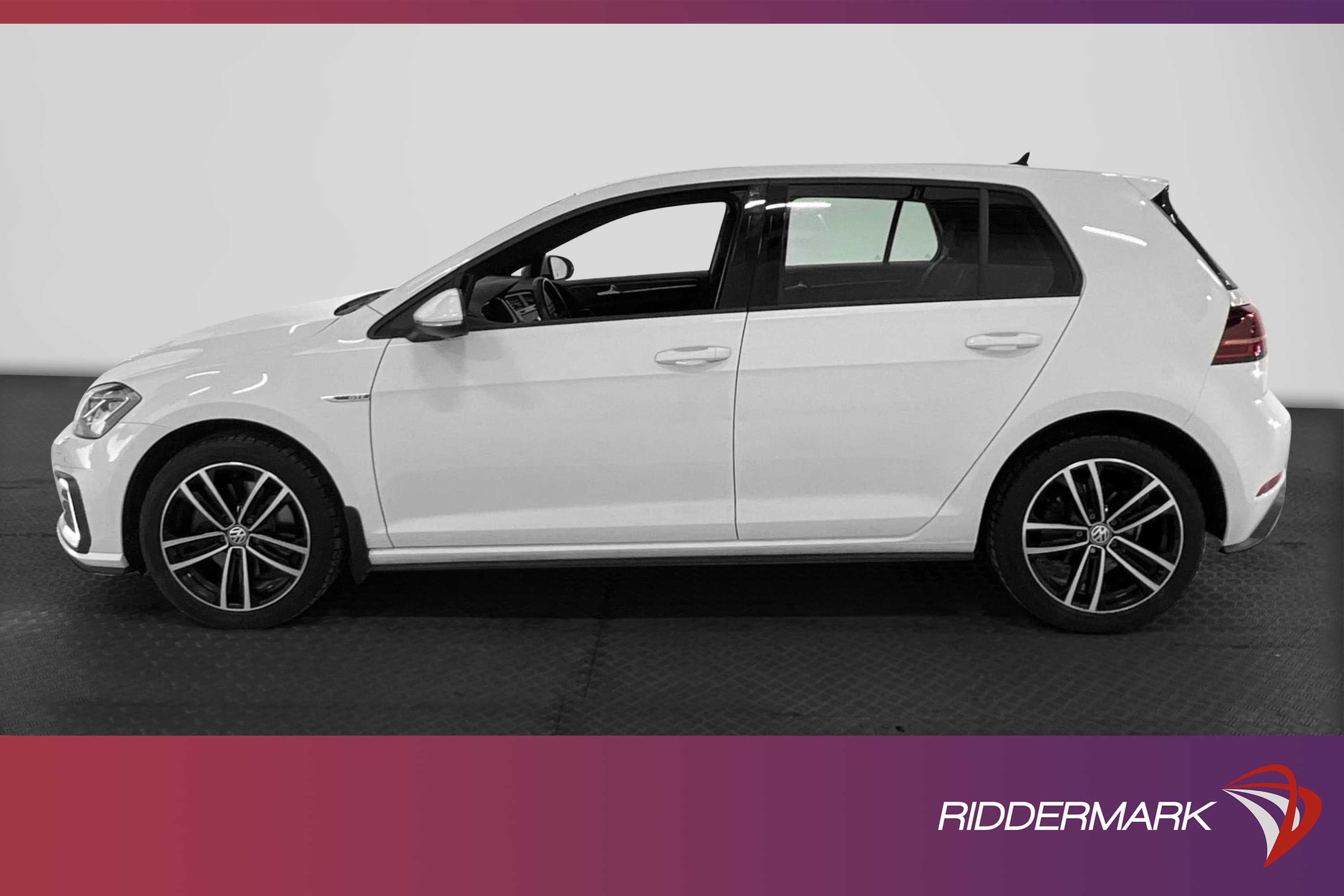Volkswagen Golf GTE 204hk