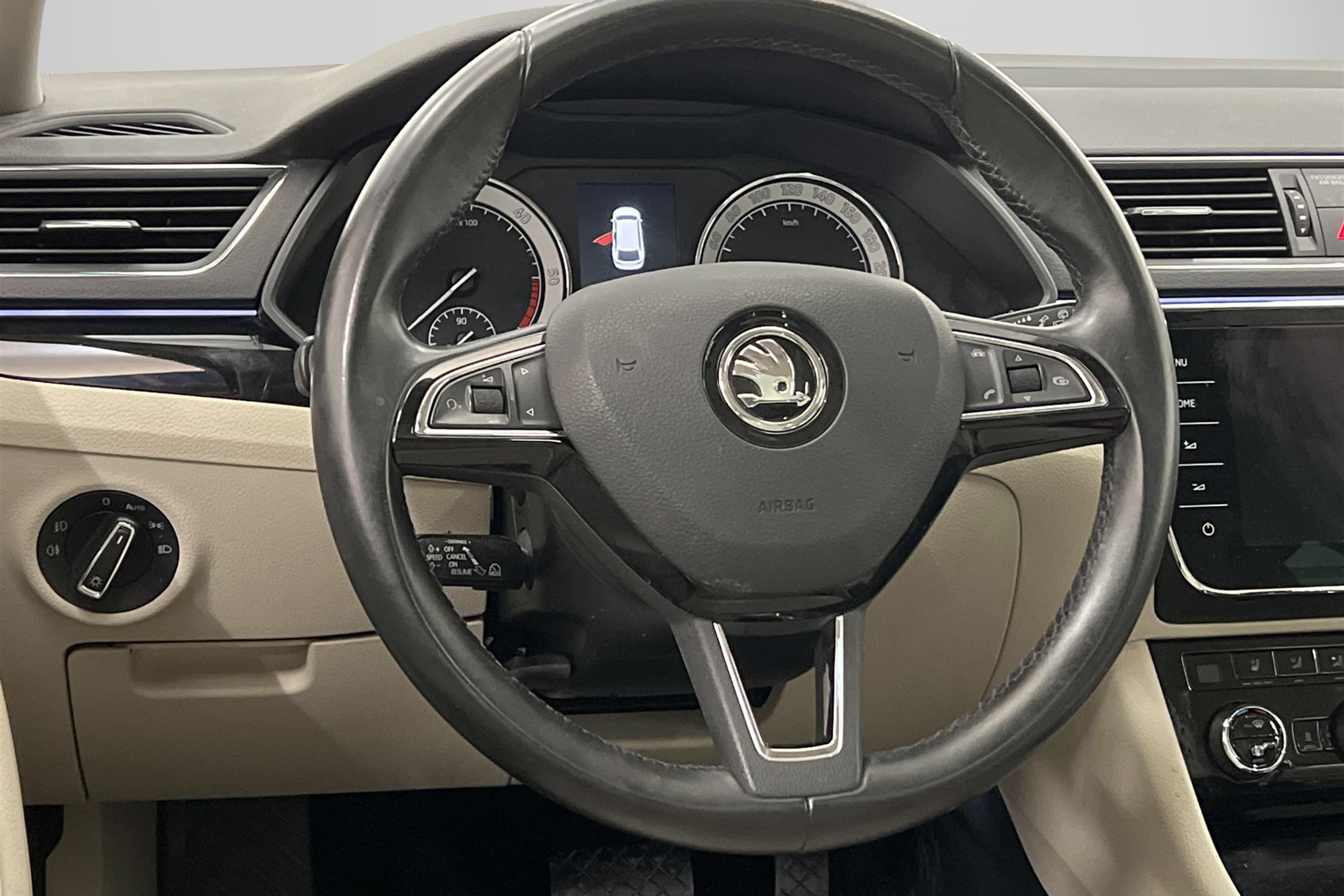 Skoda Superb Kombi 2.0 TDI 4x4 190hk L&K Värmare Pano Drag