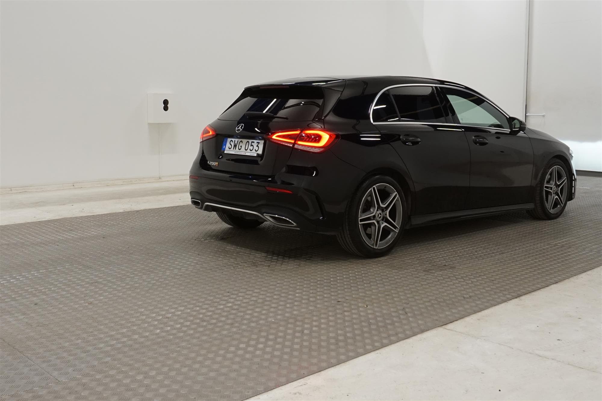 Mercedes-Benz A 200 7G-DCT 163hk AMG Sport B-Kam Pano 