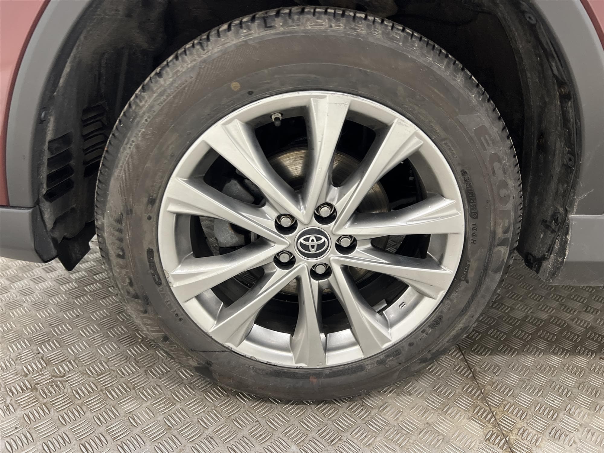 Toyota RAV4 2.0 4x4 152hk Navi Drag Skinn 360-Kam Keyless
